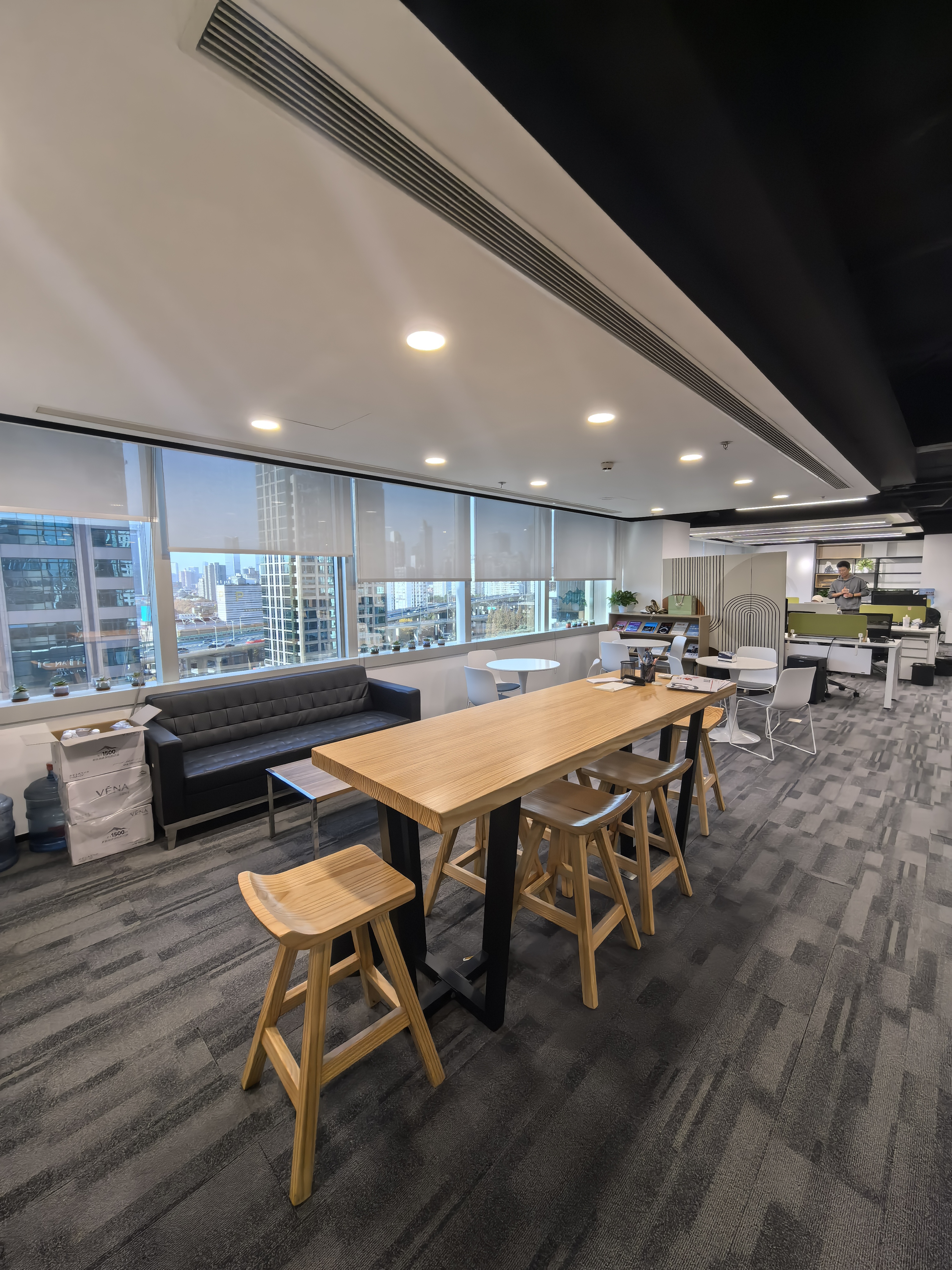 淮海中路瑞安广场375平米写字楼出租