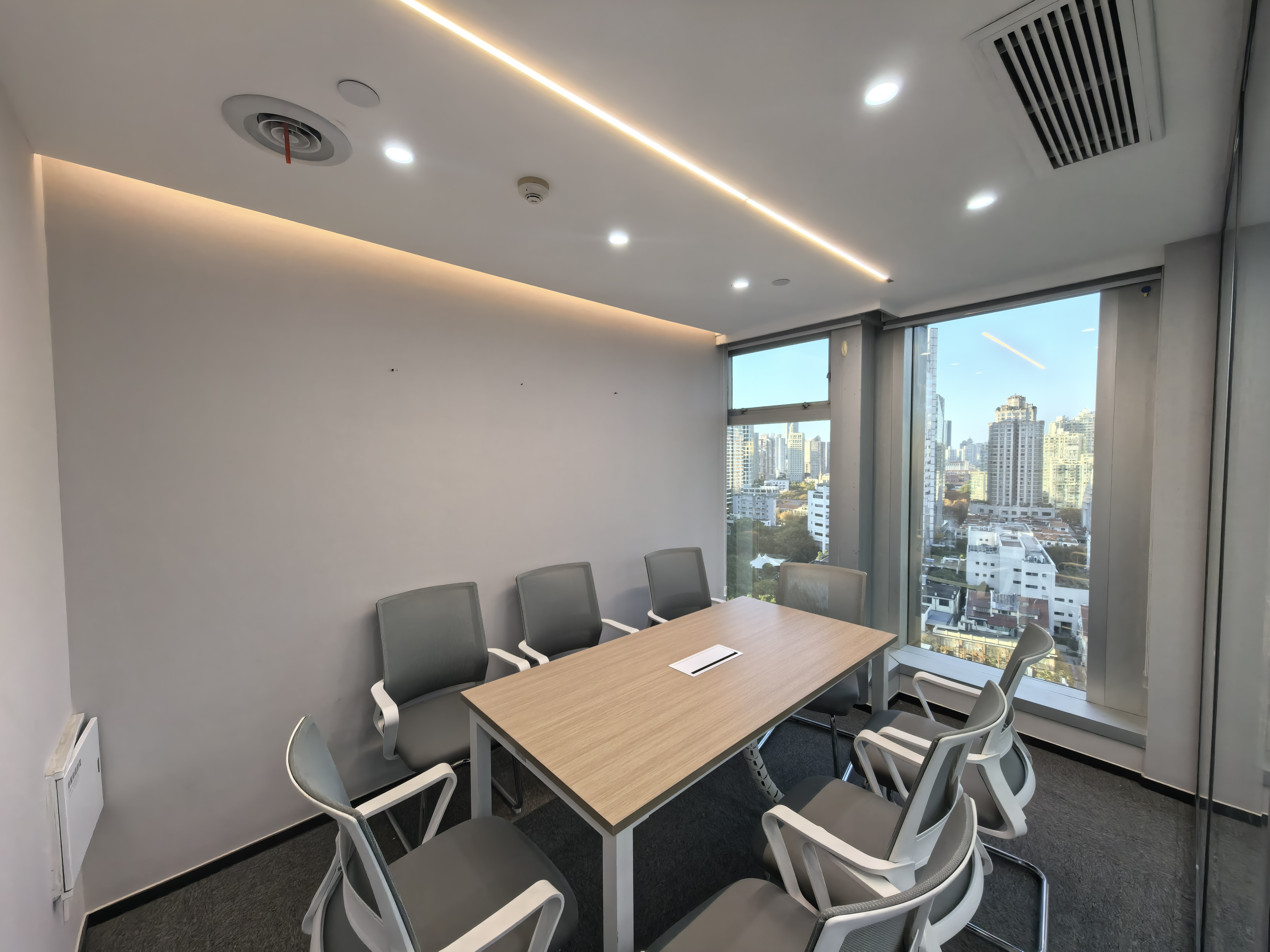 南京西路招商局广场163平米写字楼出租