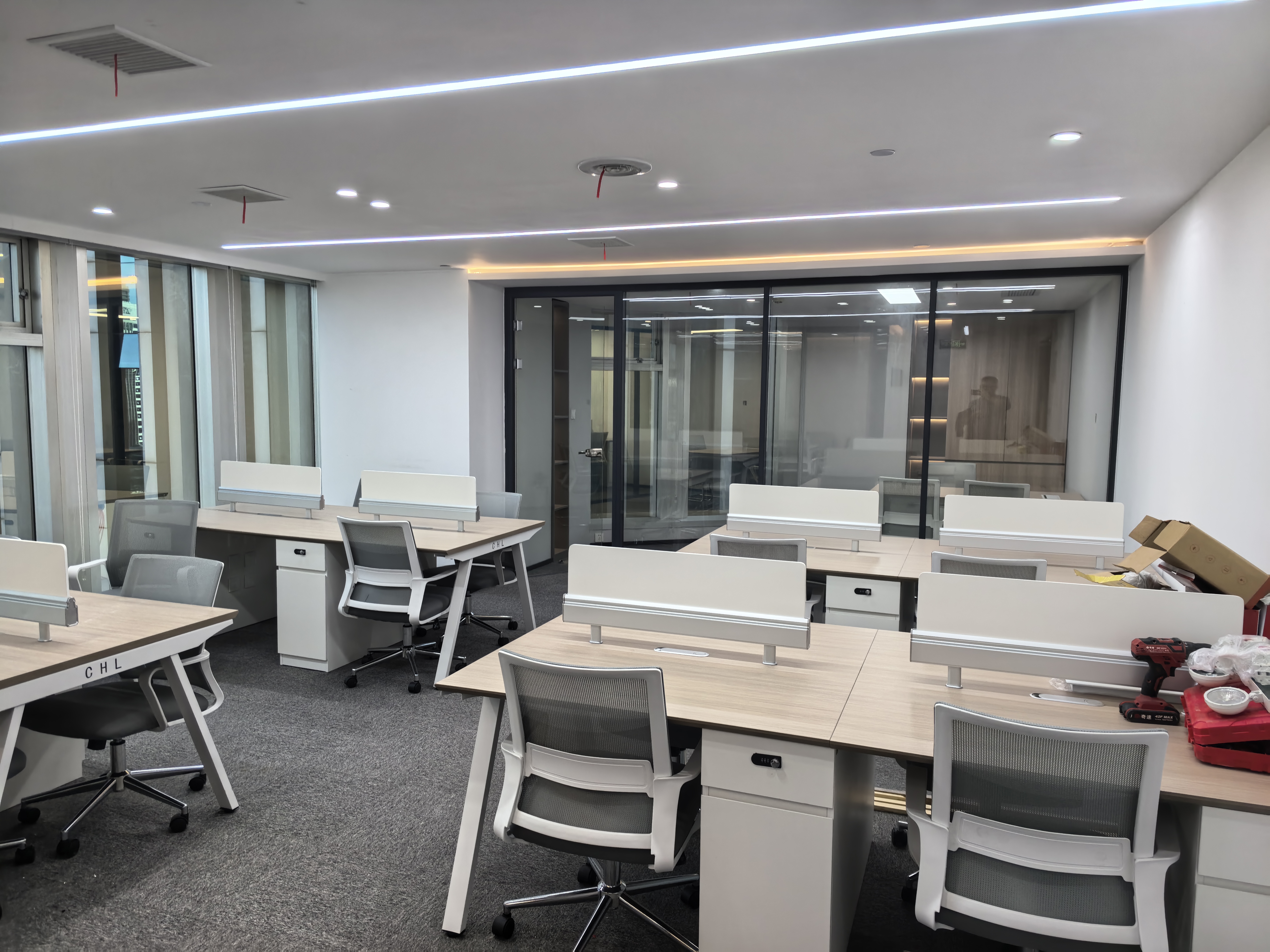 南京西路招商局广场163平米写字楼出租