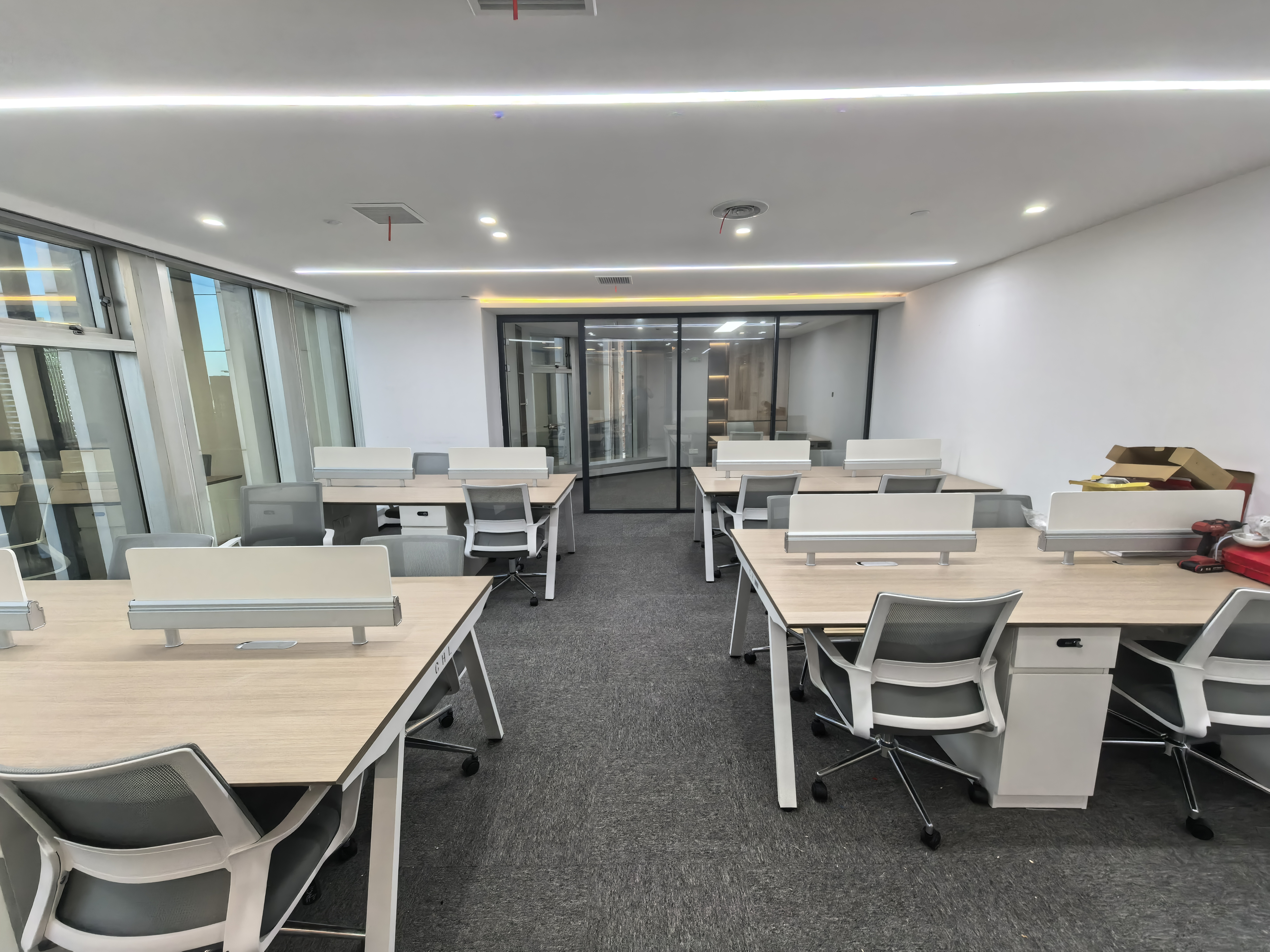 南京西路招商局广场163平米写字楼出租