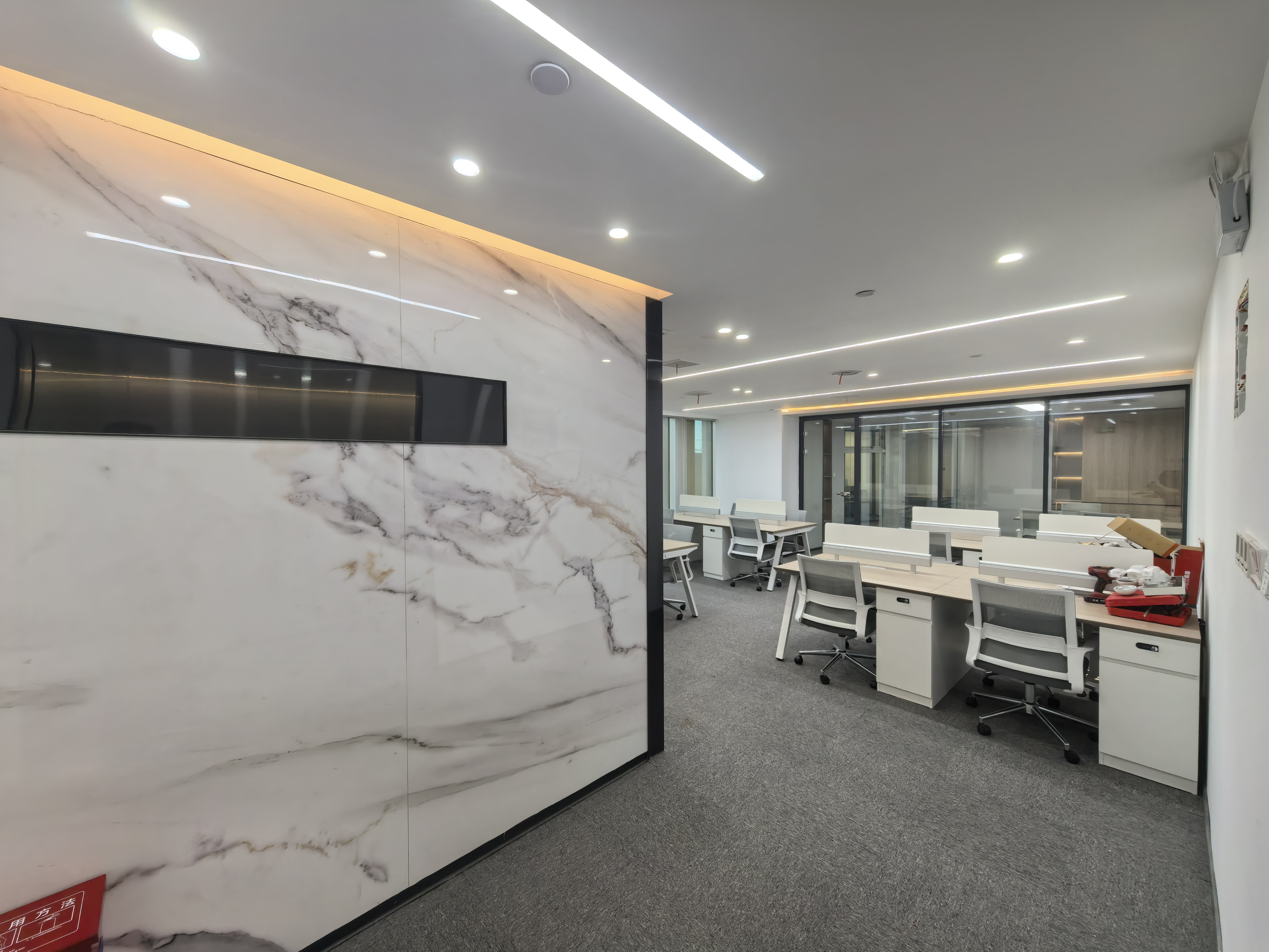 南京西路招商局广场163平米写字楼出租