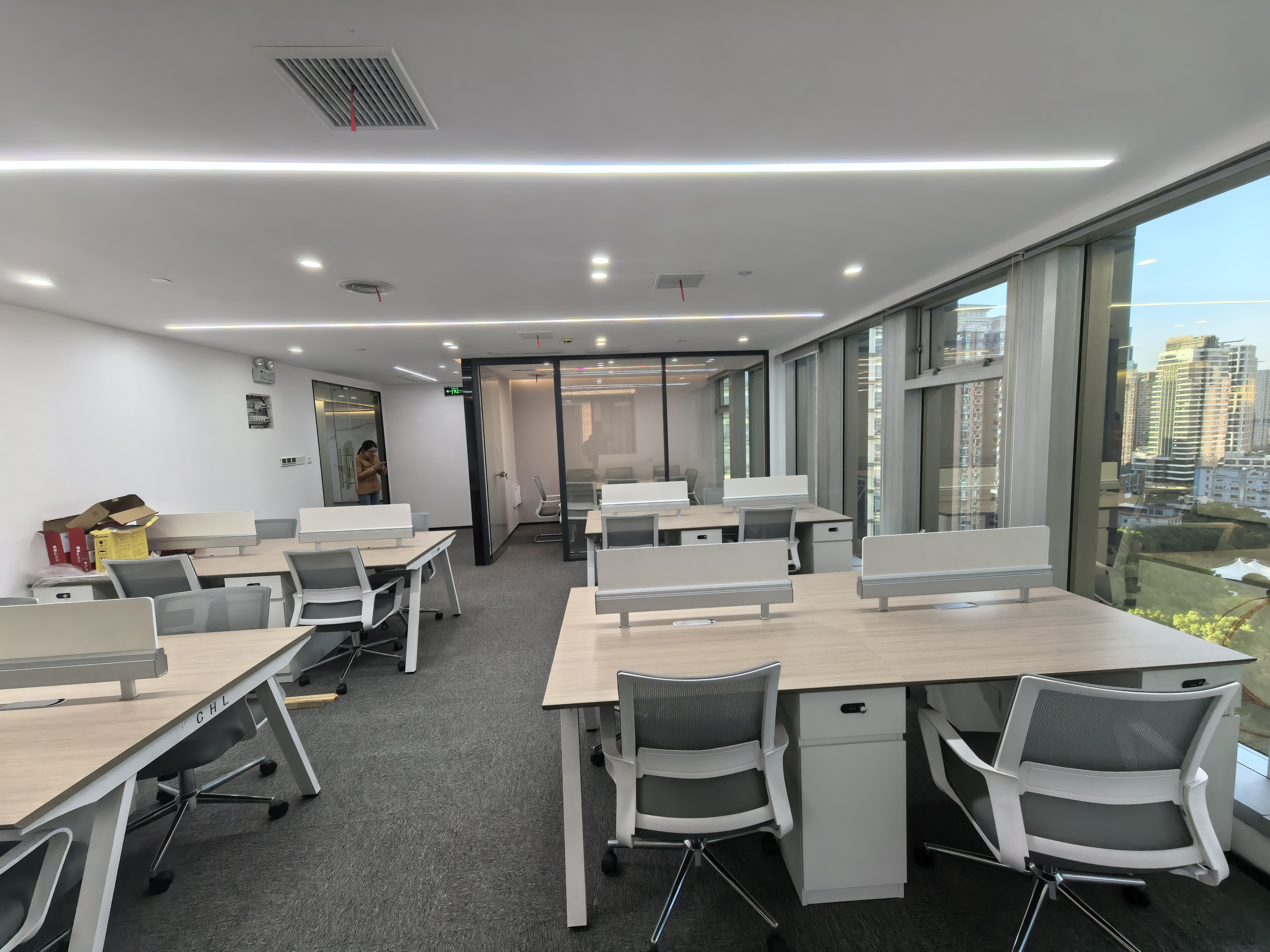 南京西路招商局广场163平米写字楼出租