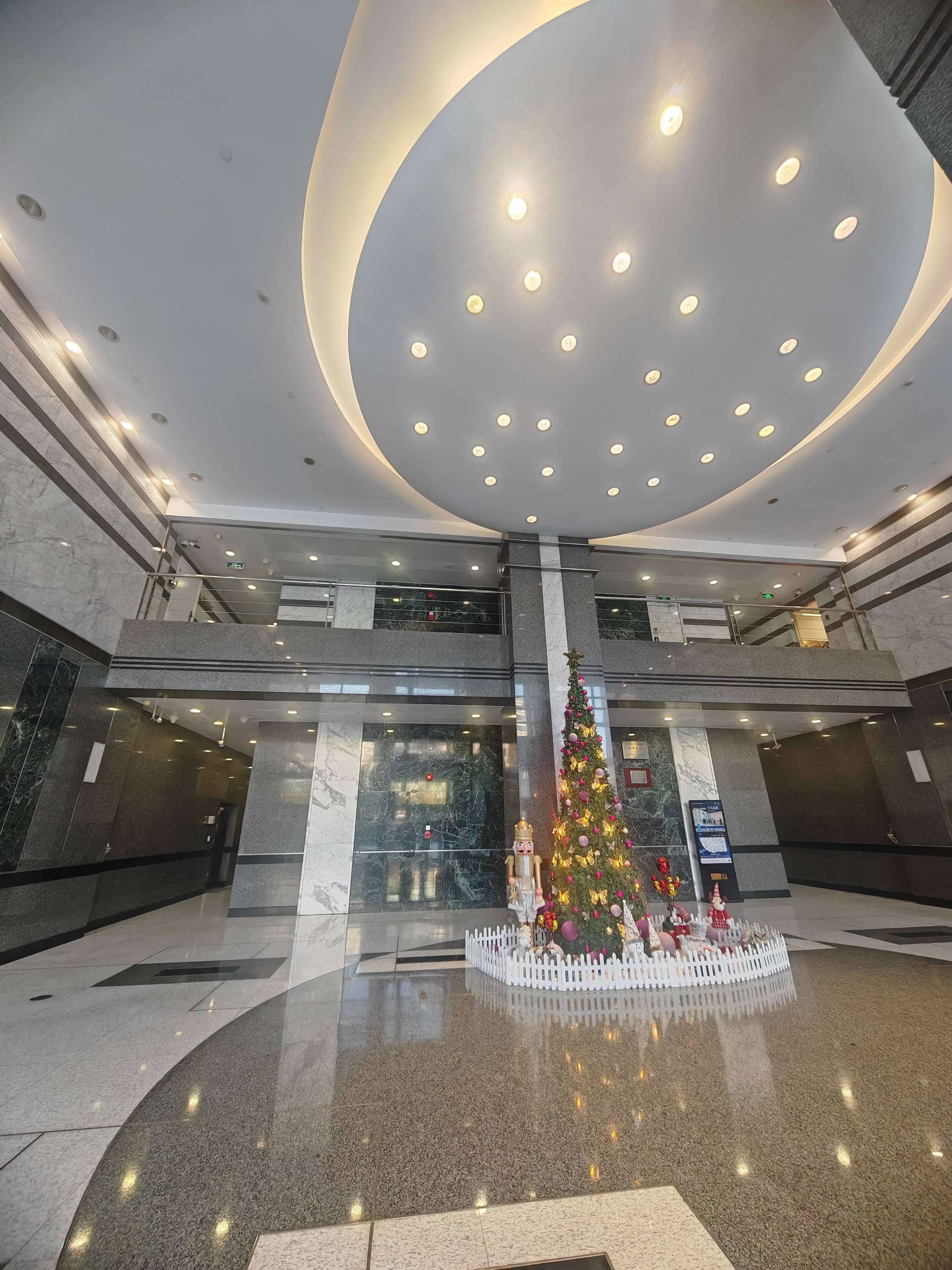 徐家汇兆丰环球大厦97平米写字楼出租