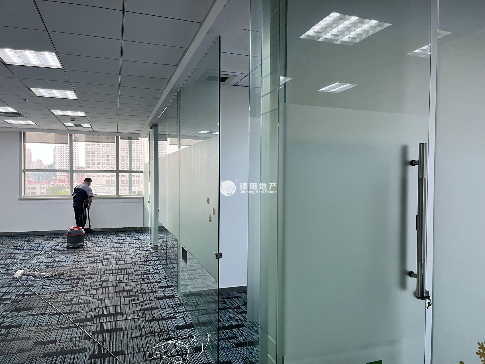 淮海中路永新大厦163平米写字楼出租