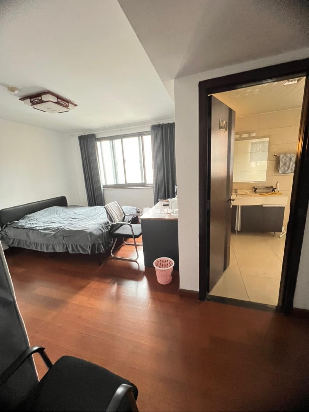 中山公园大众金融大厦200平米写字楼出租