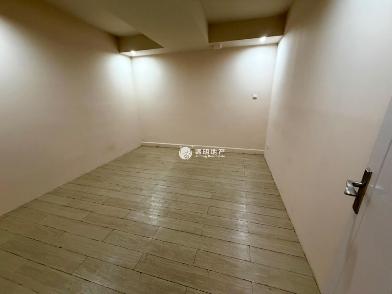 打浦桥海兴广场175平米写字楼出租