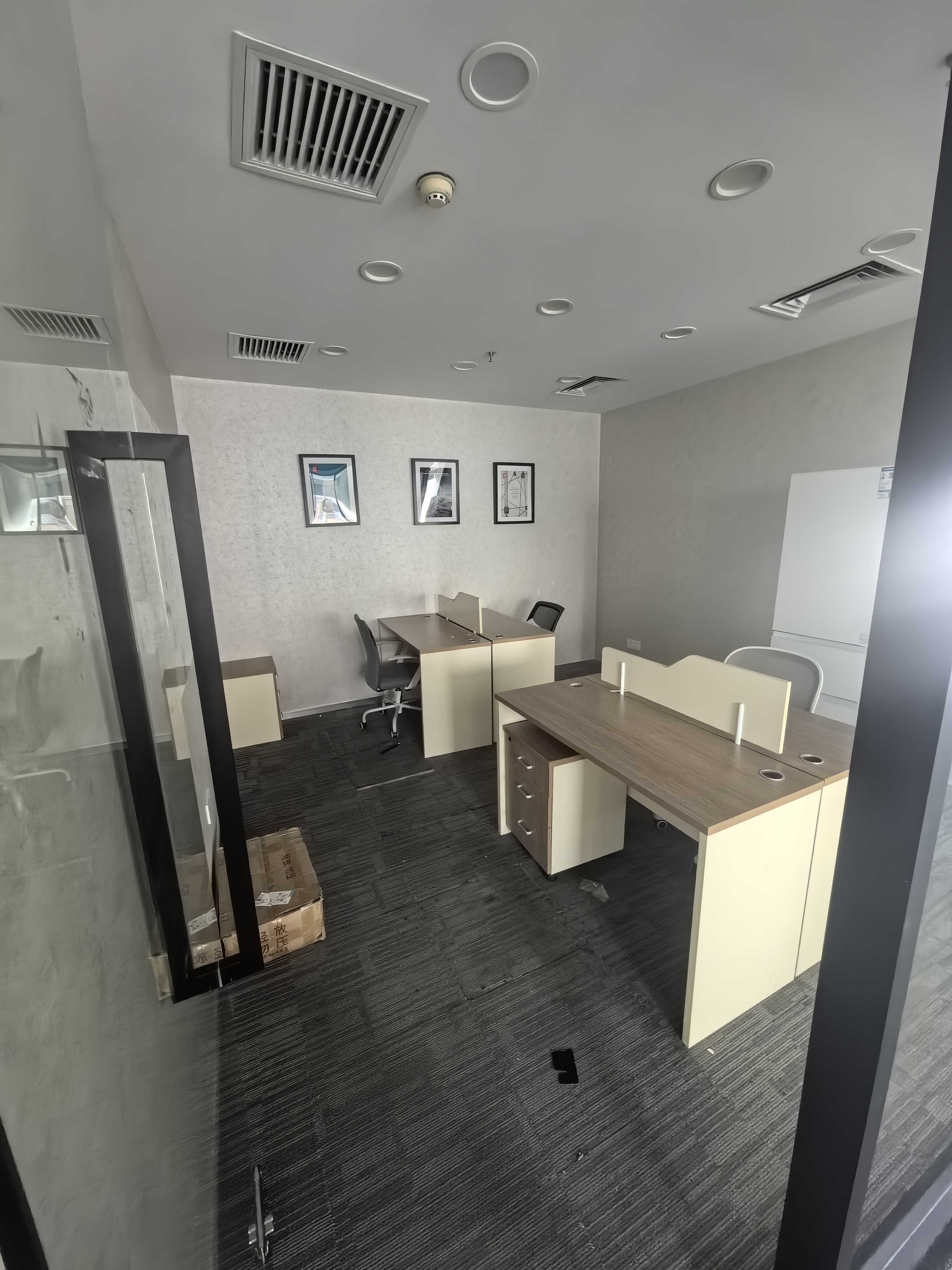 人民广场港陆广场369平米写字楼出租