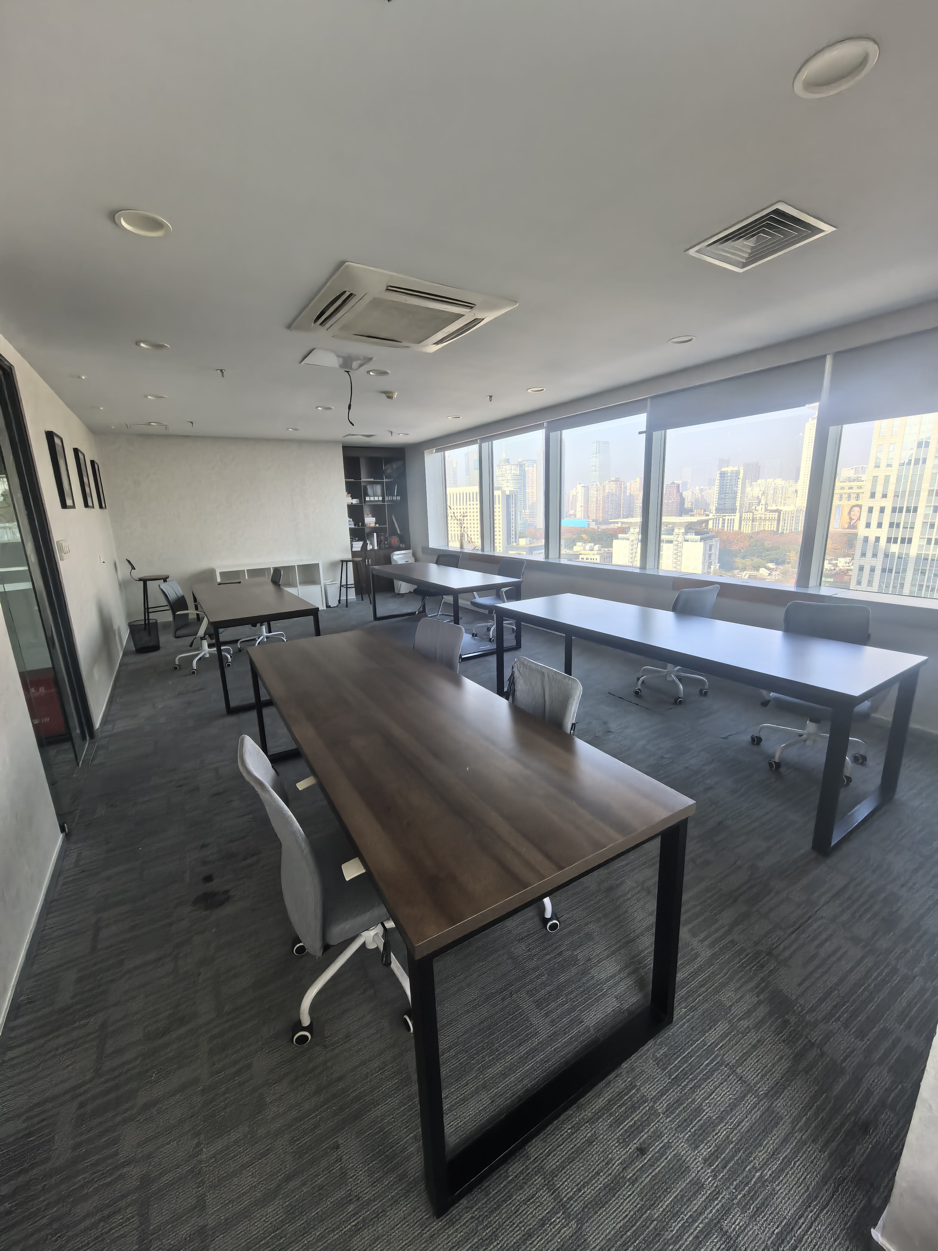 人民广场港陆广场368平米写字楼出租