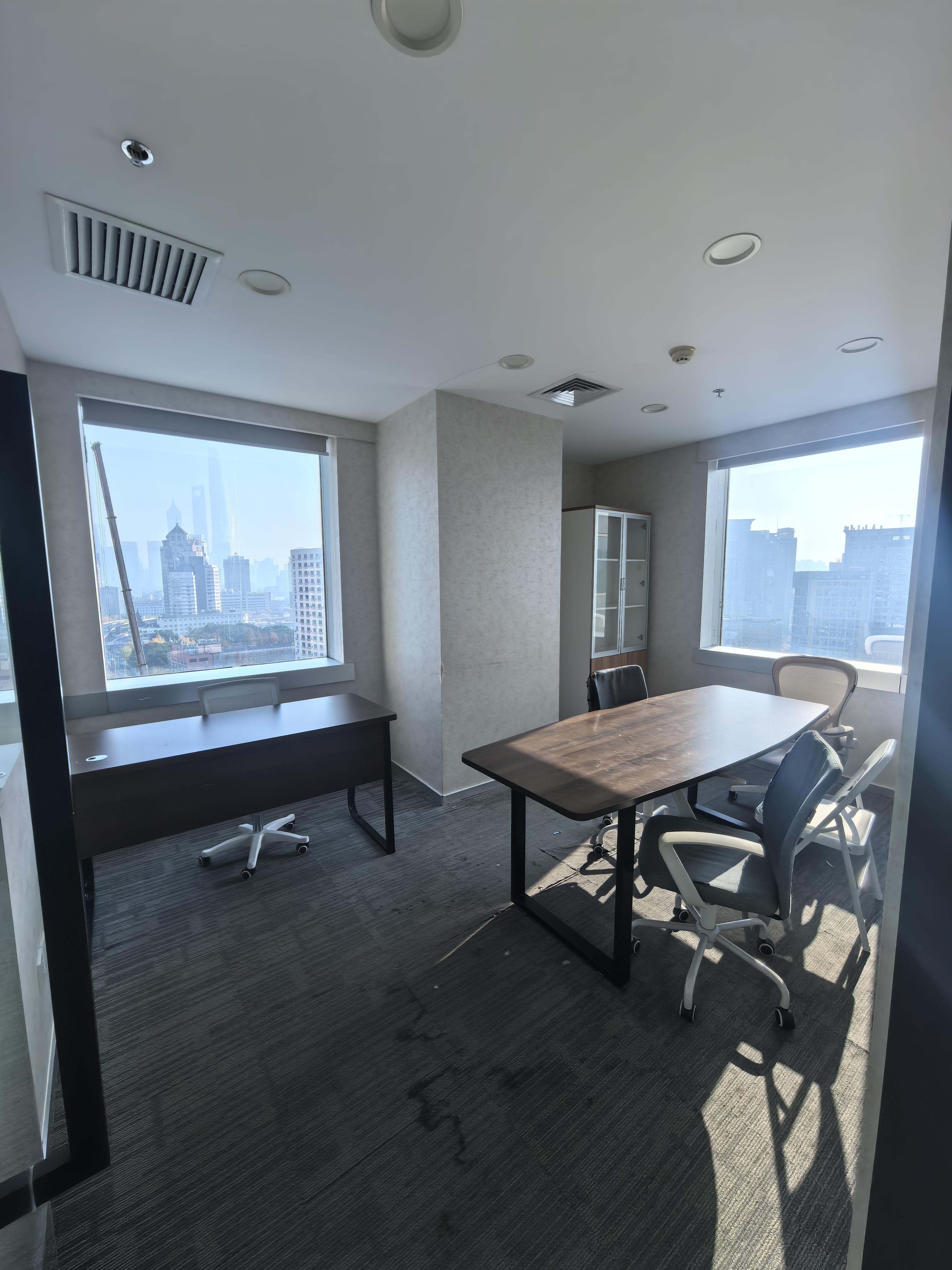 人民广场港陆广场368平米写字楼出租