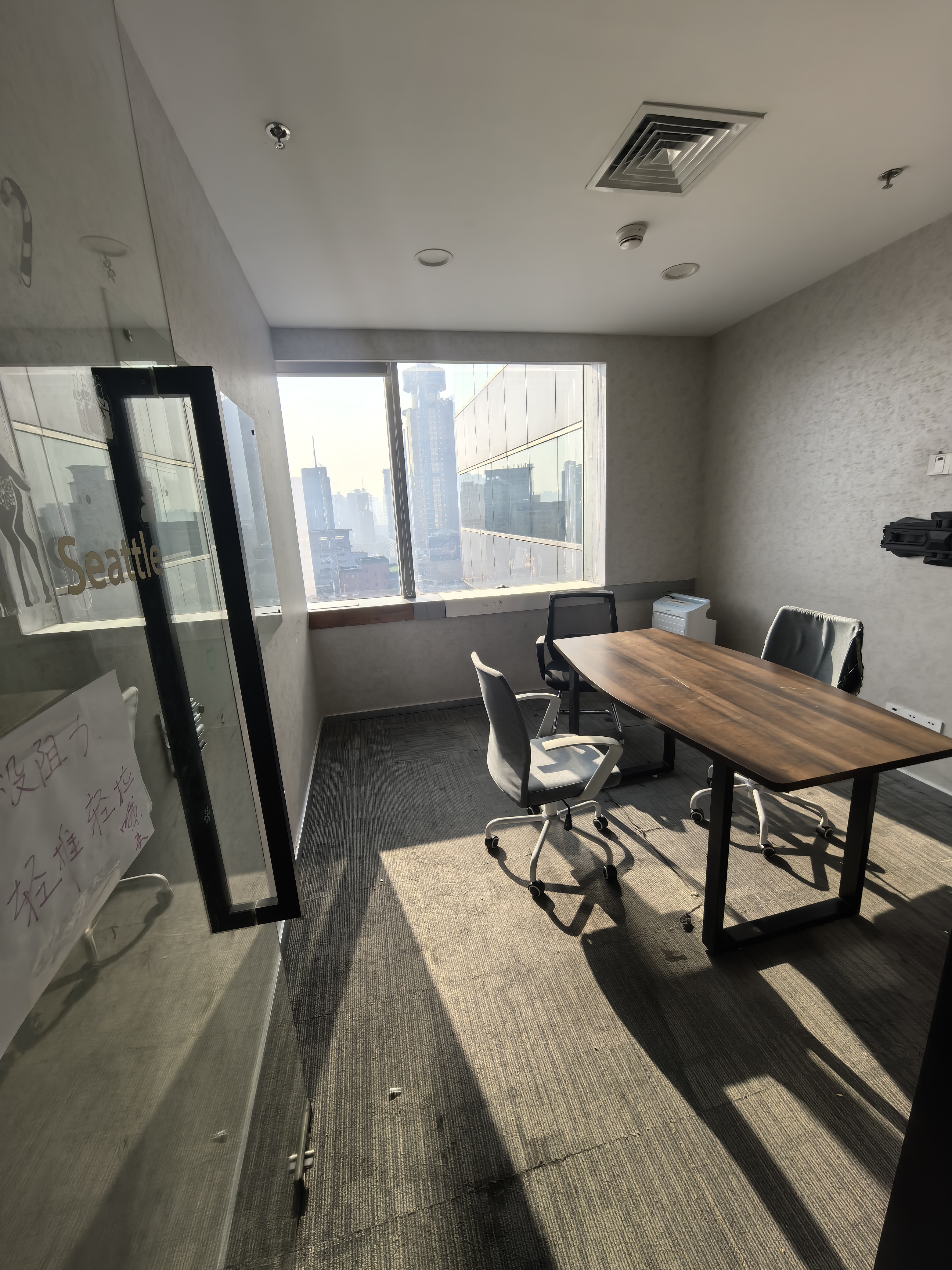 人民广场港陆广场368平米写字楼出租