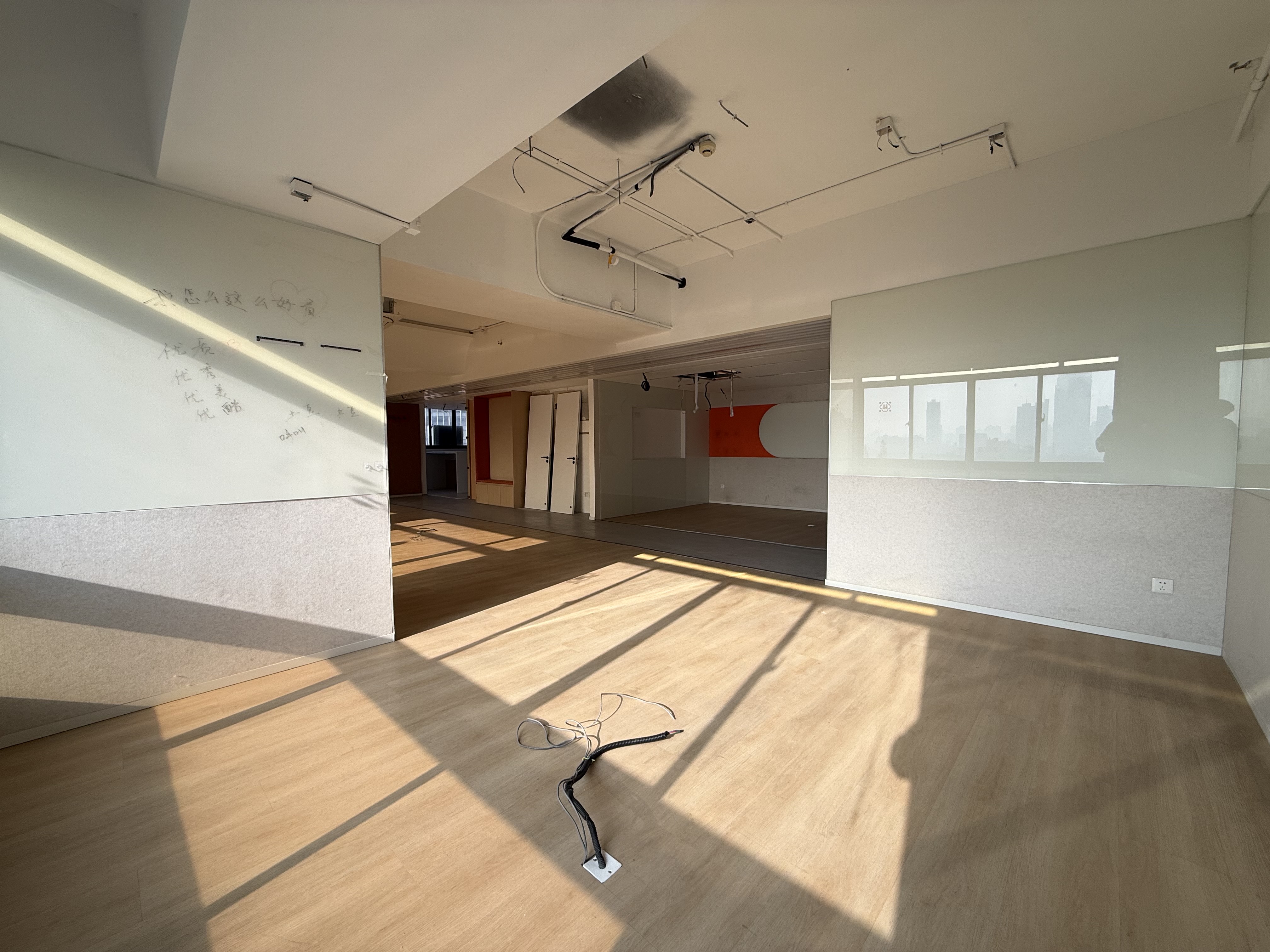 南京西路九安广场164平米写字楼出租