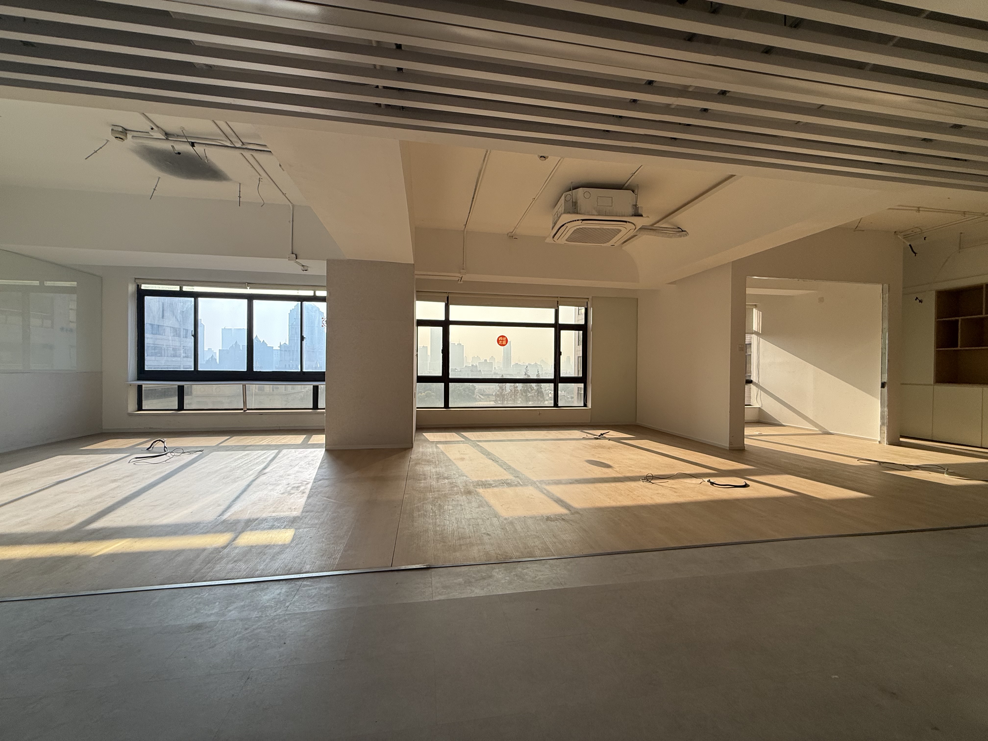 南京西路九安广场164平米写字楼出租