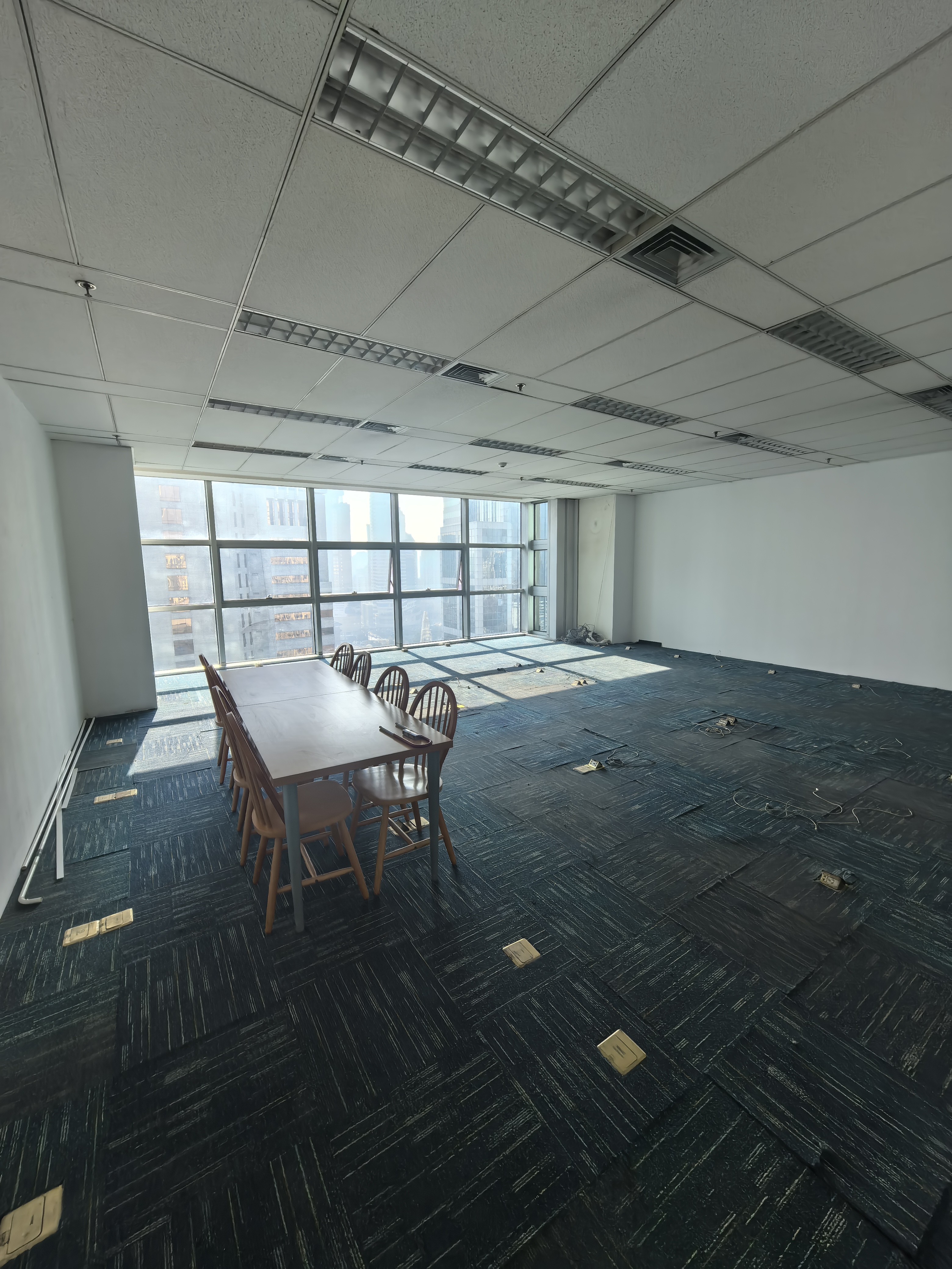 南京东路海通证券大厦168平米写字楼出租