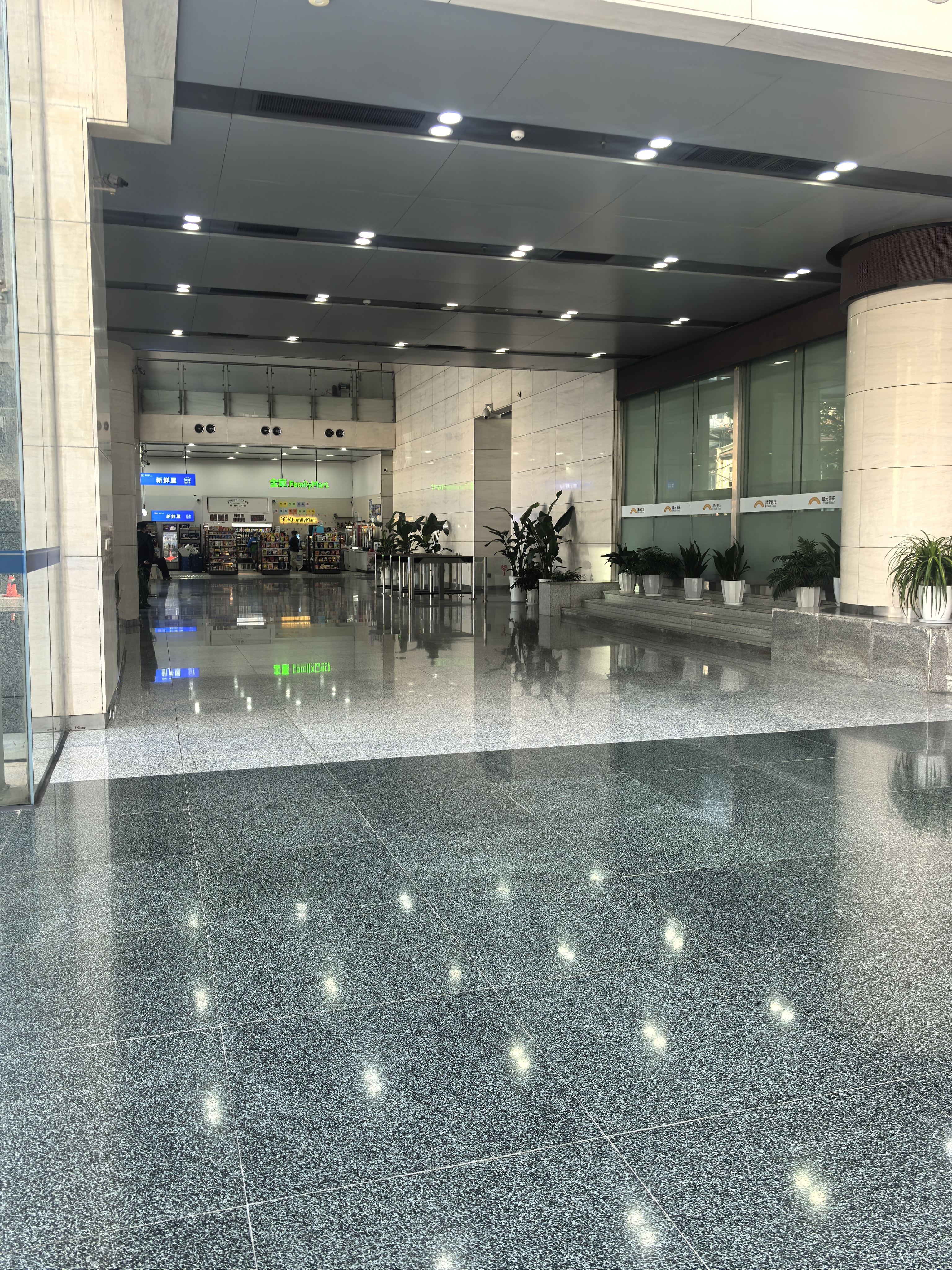 南京东路海通证券大厦168平米写字楼出租