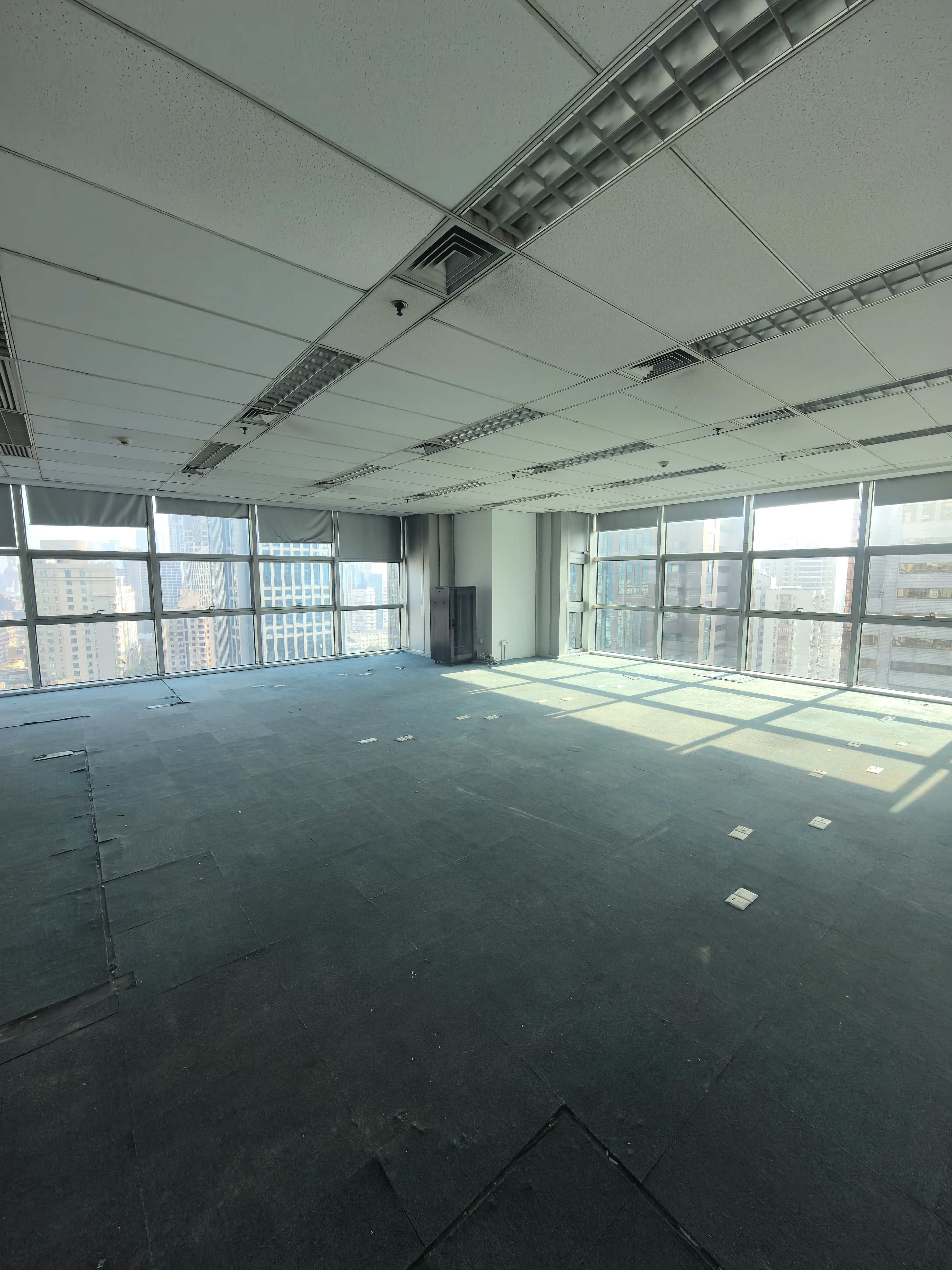 南京东路海通证券大厦122平米写字楼出租