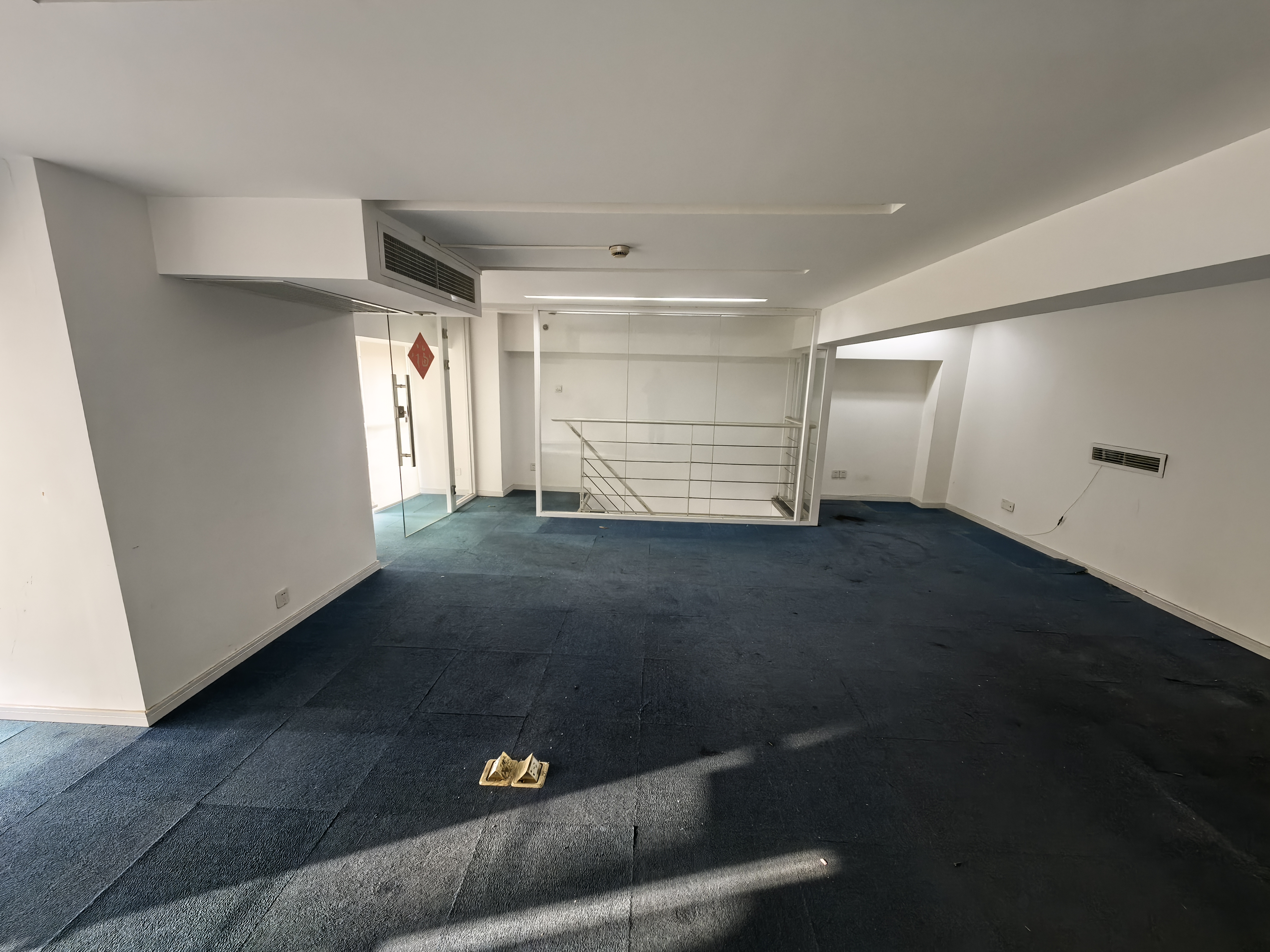 四川北路海泰时代大厦70平米写字楼出租