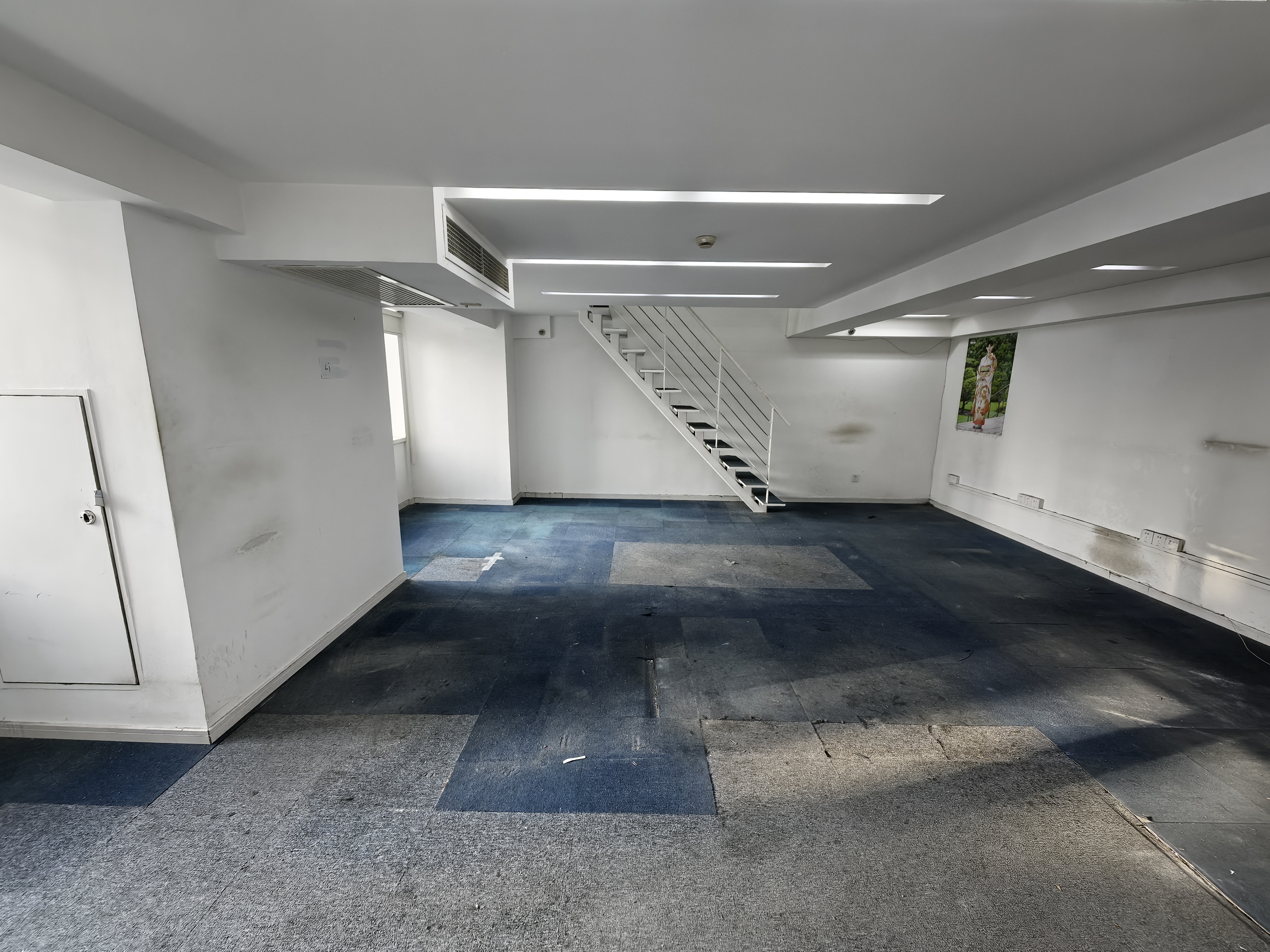 四川北路海泰时代大厦70平米写字楼出租