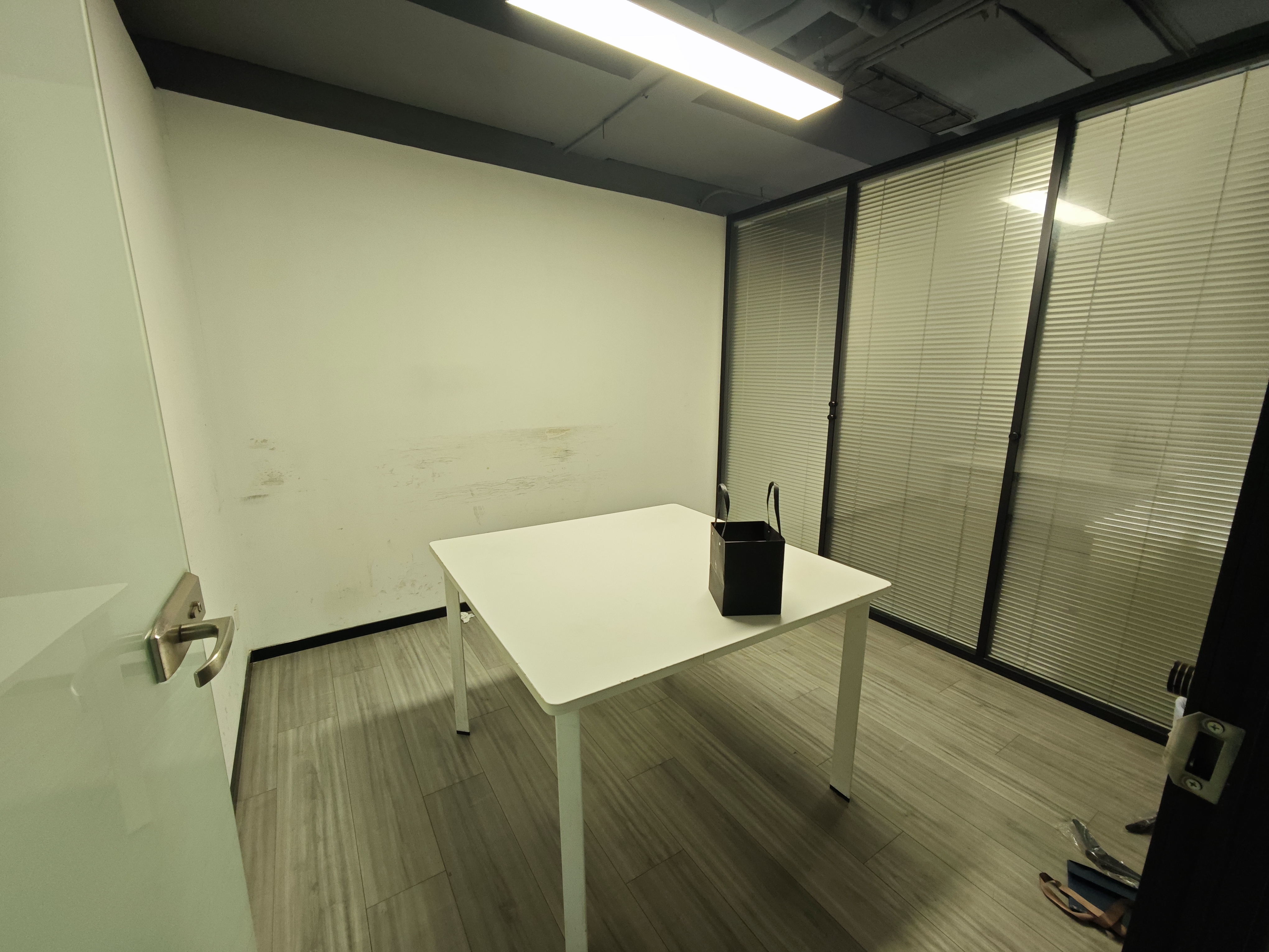 光新浦发广场385平米写字楼出租