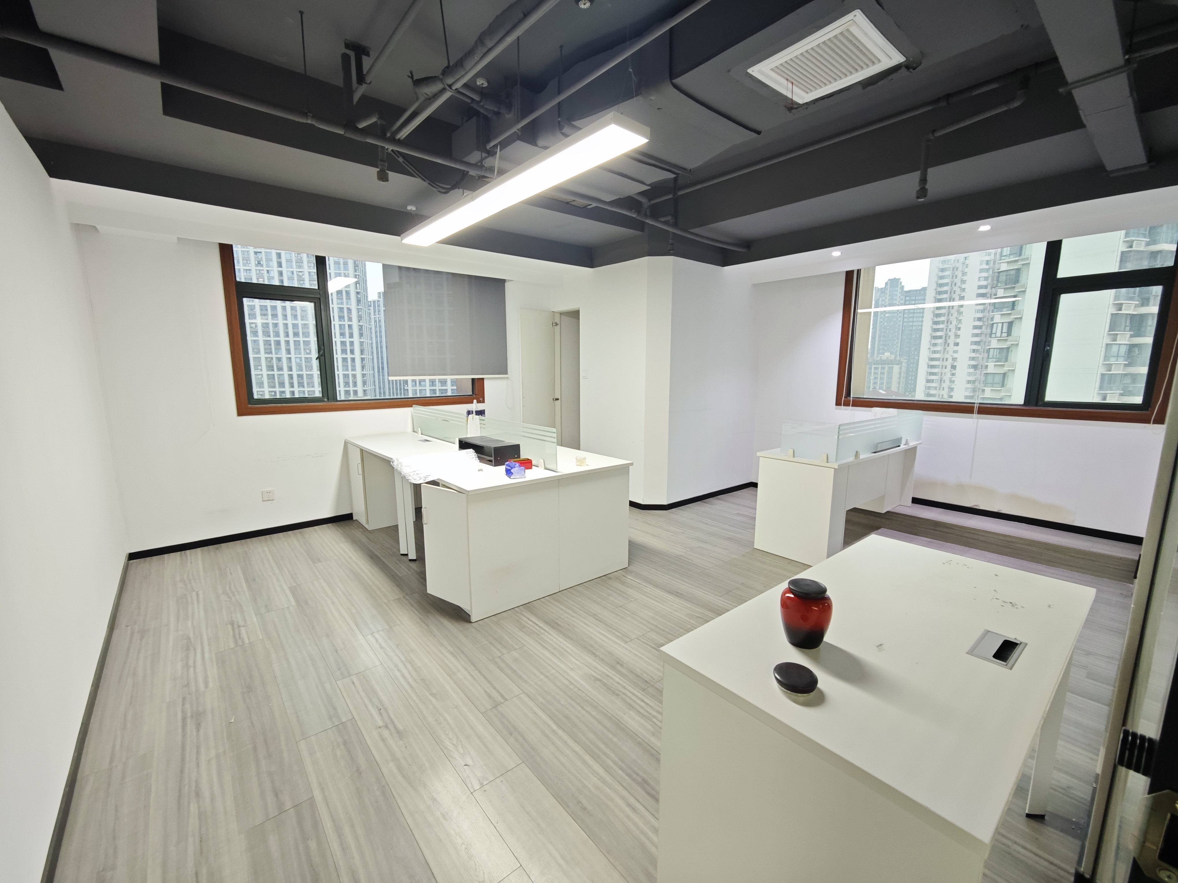 光新浦发广场385平米写字楼出租