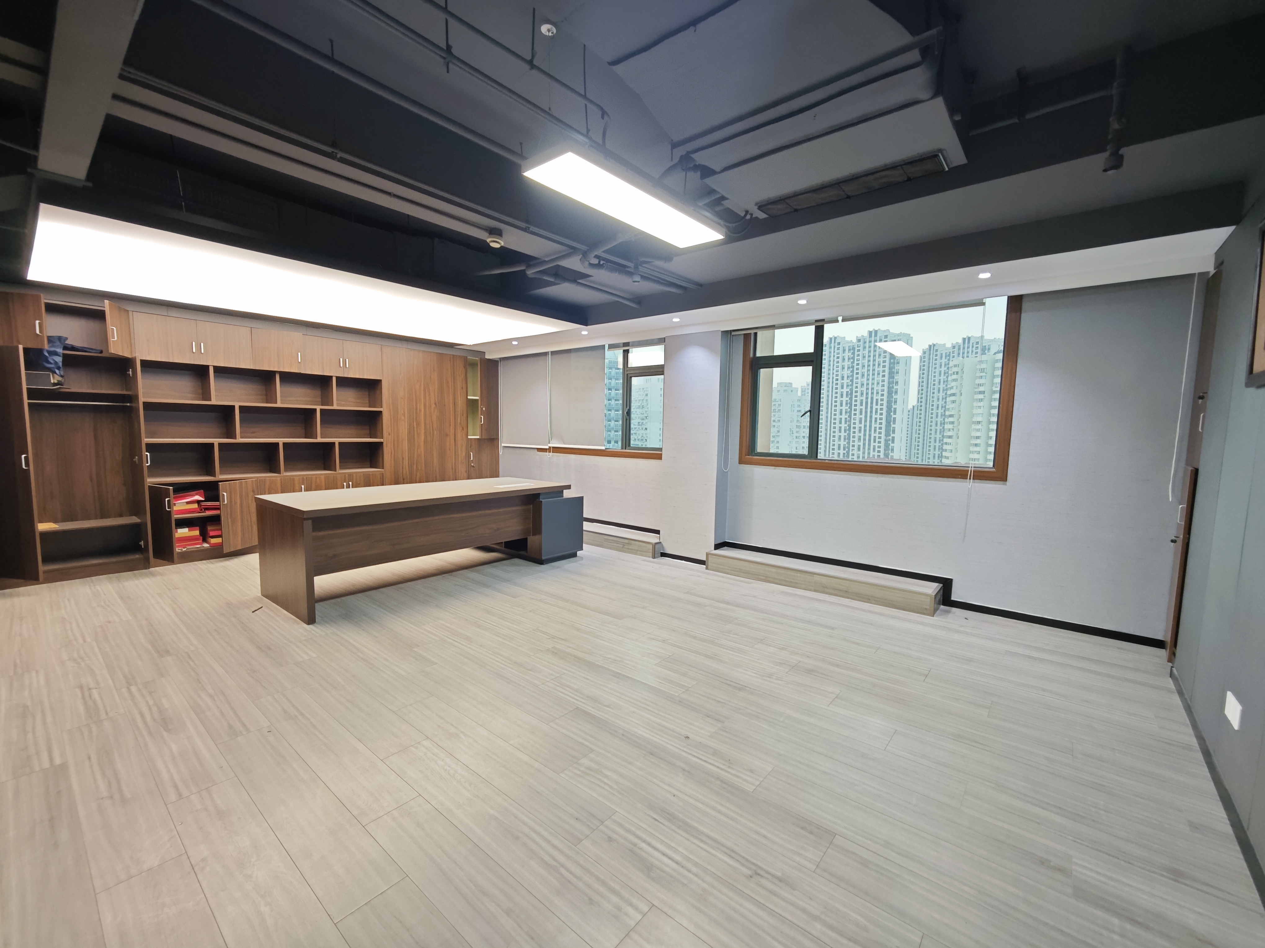 光新浦发广场385平米写字楼出租