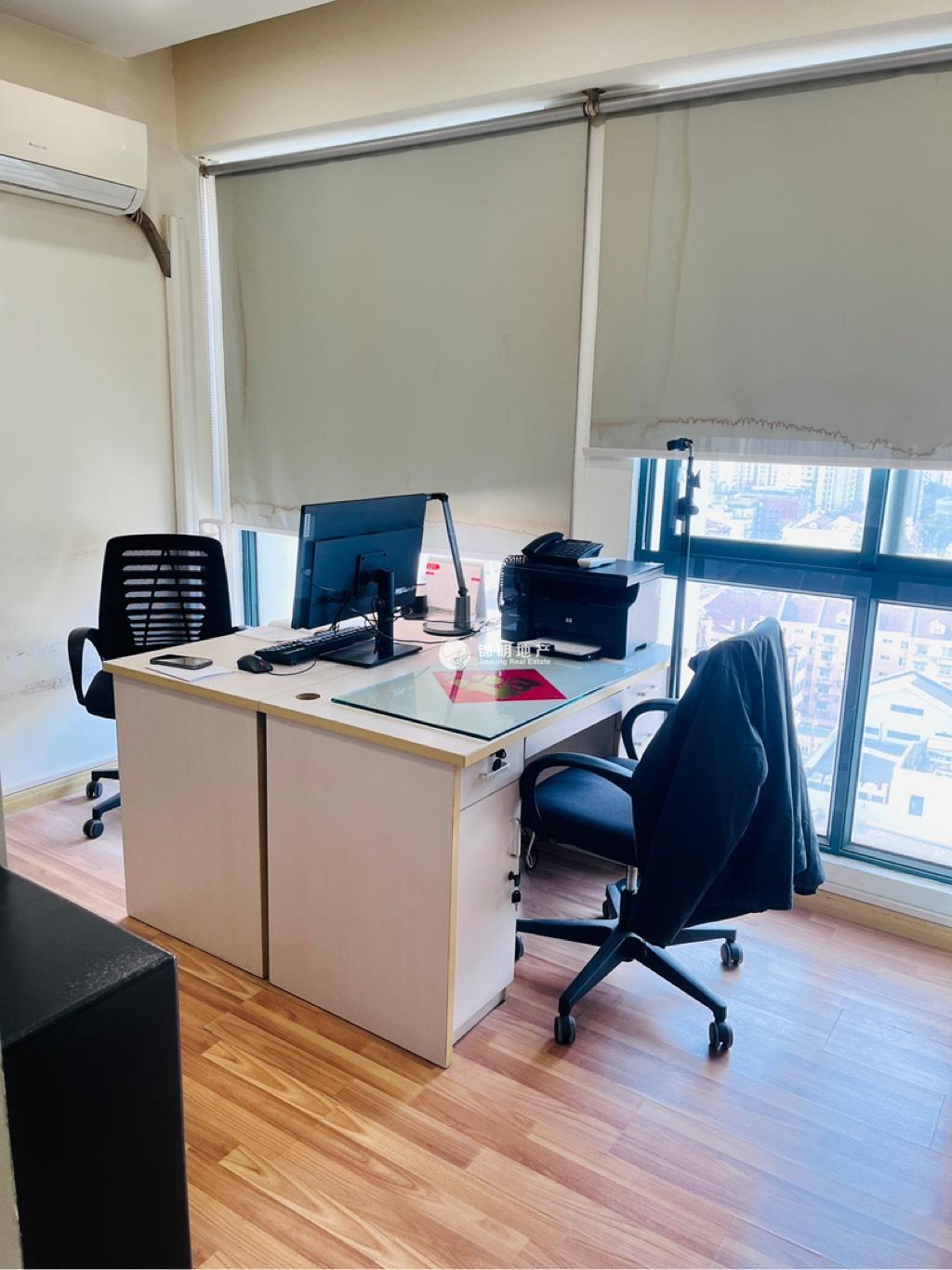 南京西路博鸿大厦77平米写字楼出租