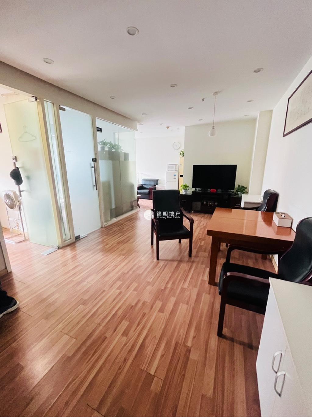 南京西路博鸿大厦77平米写字楼出租