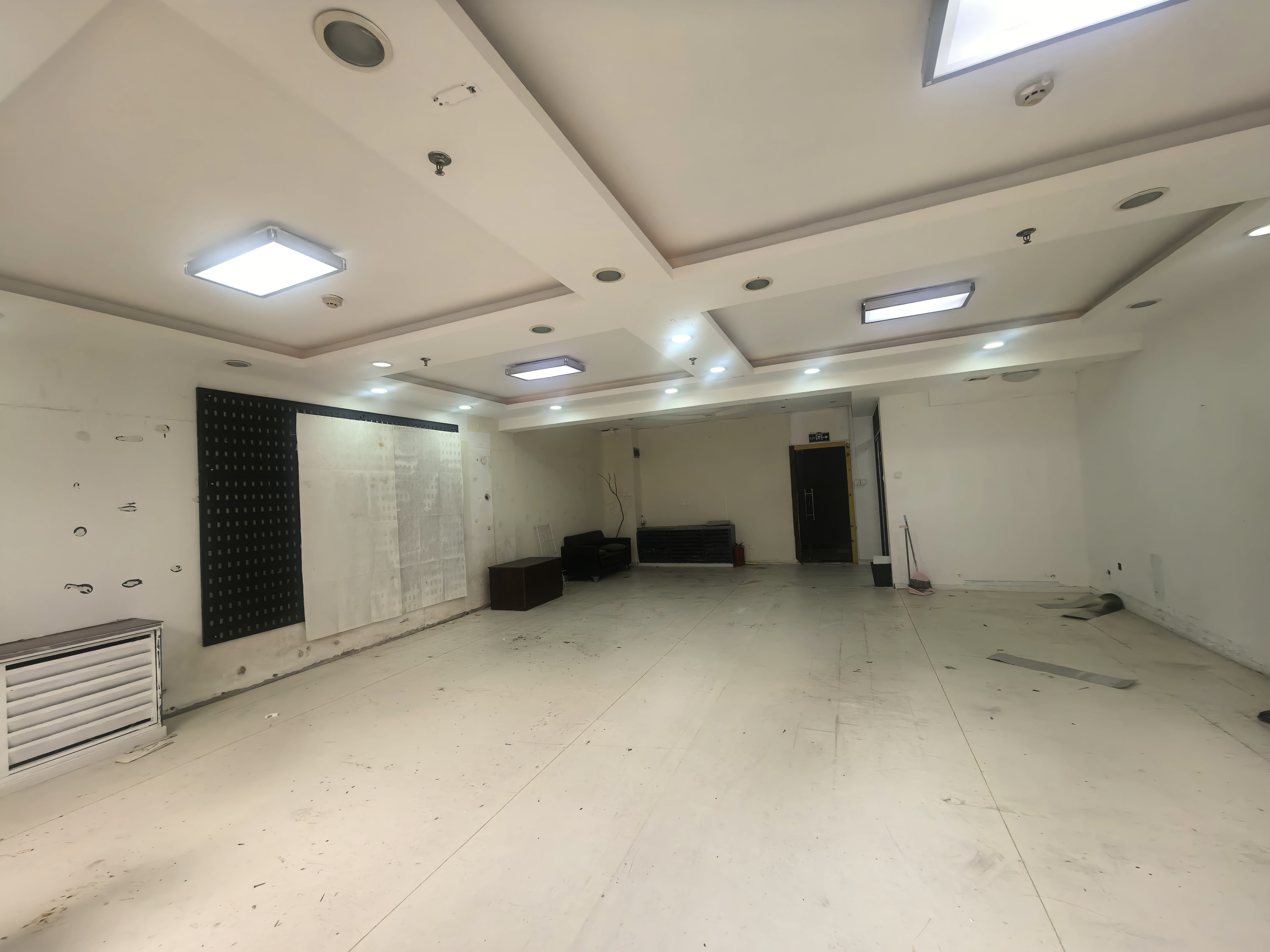 曹杨中联大厦136平米写字楼出租