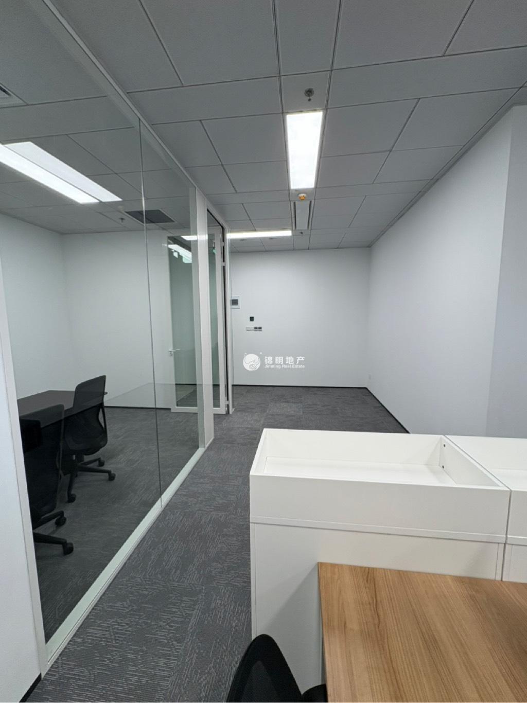 周家嘴路宝地广场270平米写字楼出租