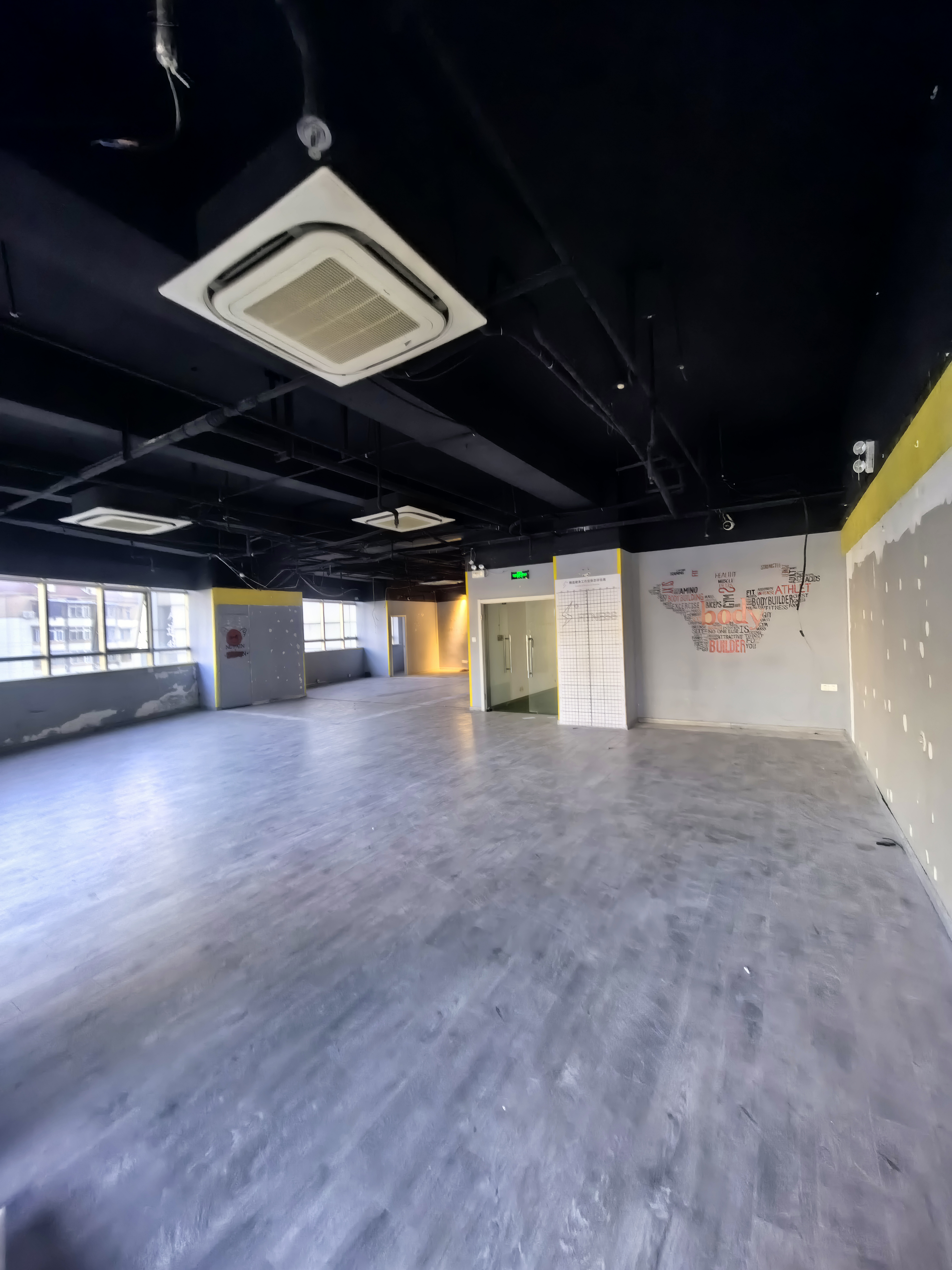 曹杨绿地科创大厦273平米写字楼出租