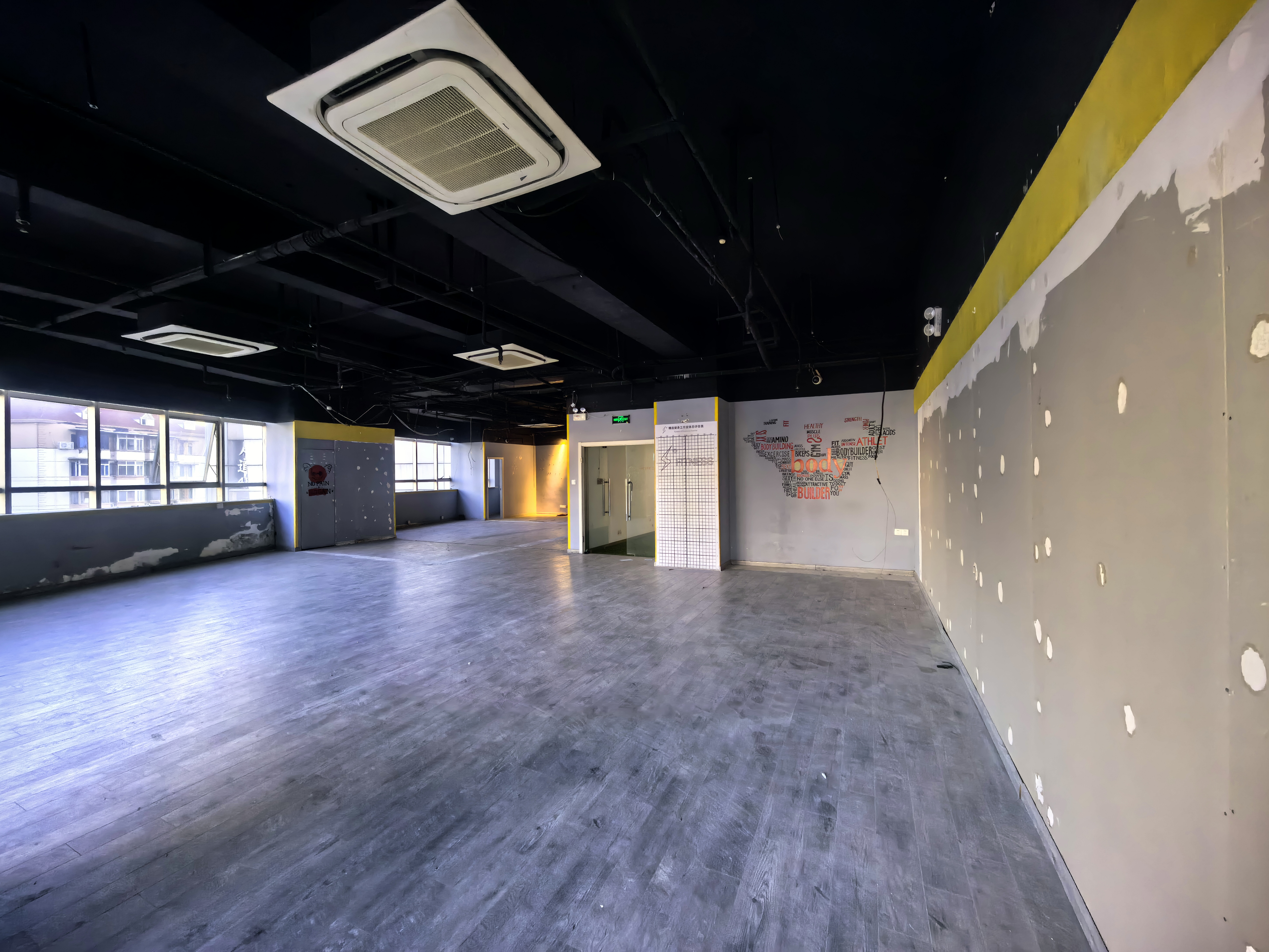 曹杨绿地科创大厦273平米写字楼出租