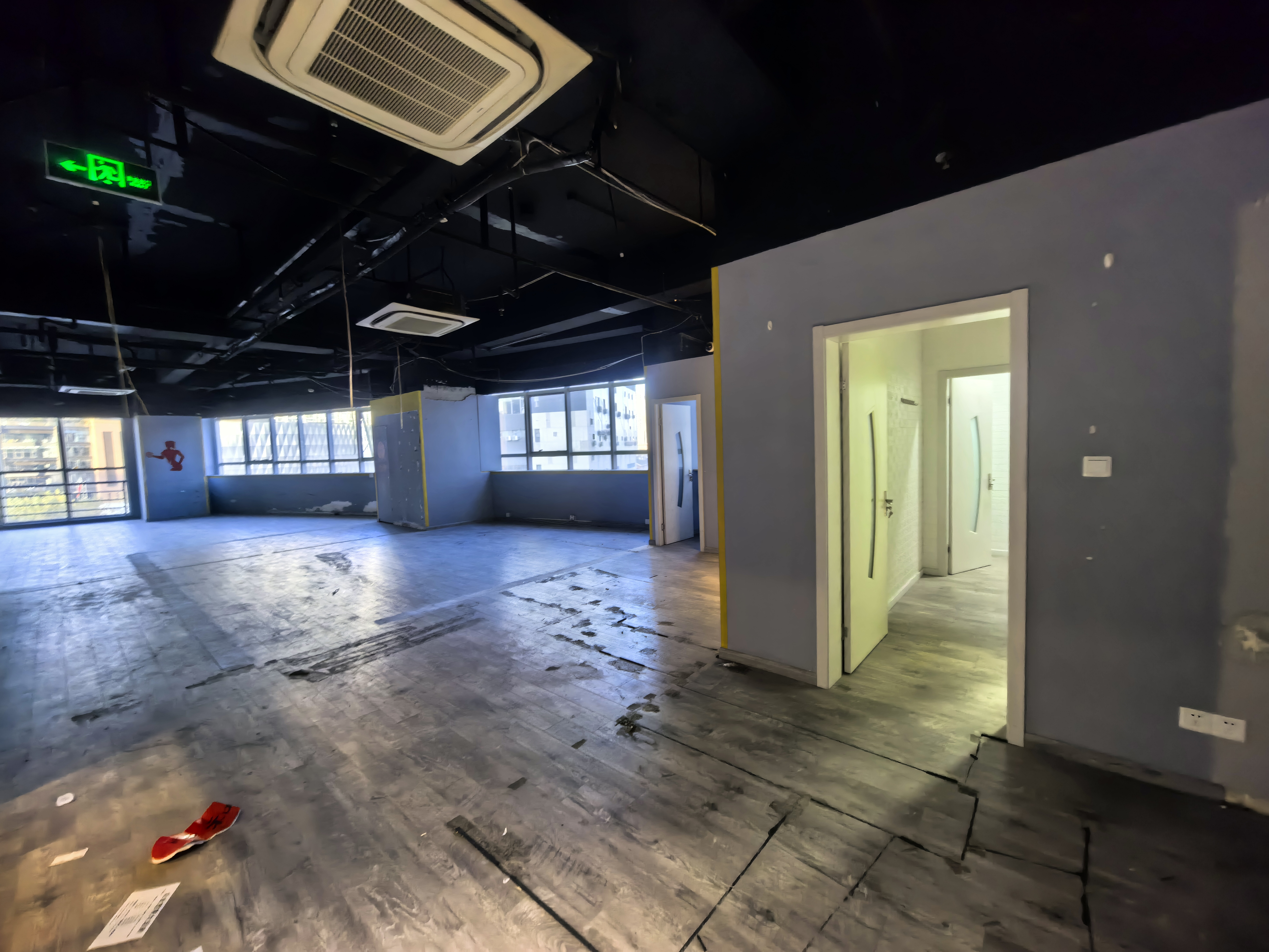 曹杨绿地科创大厦273平米写字楼出租