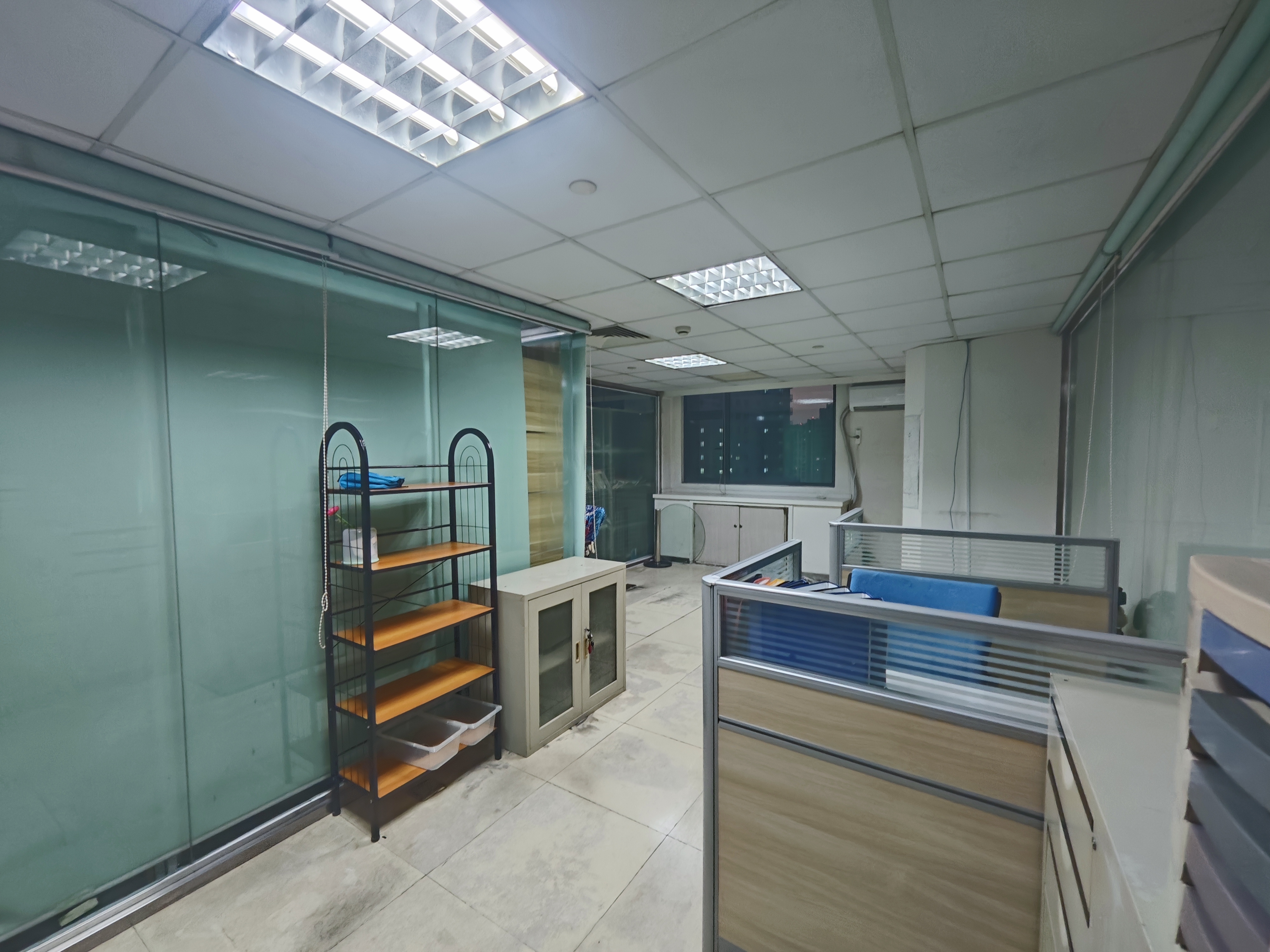 光新浦发广场45平米写字楼出租