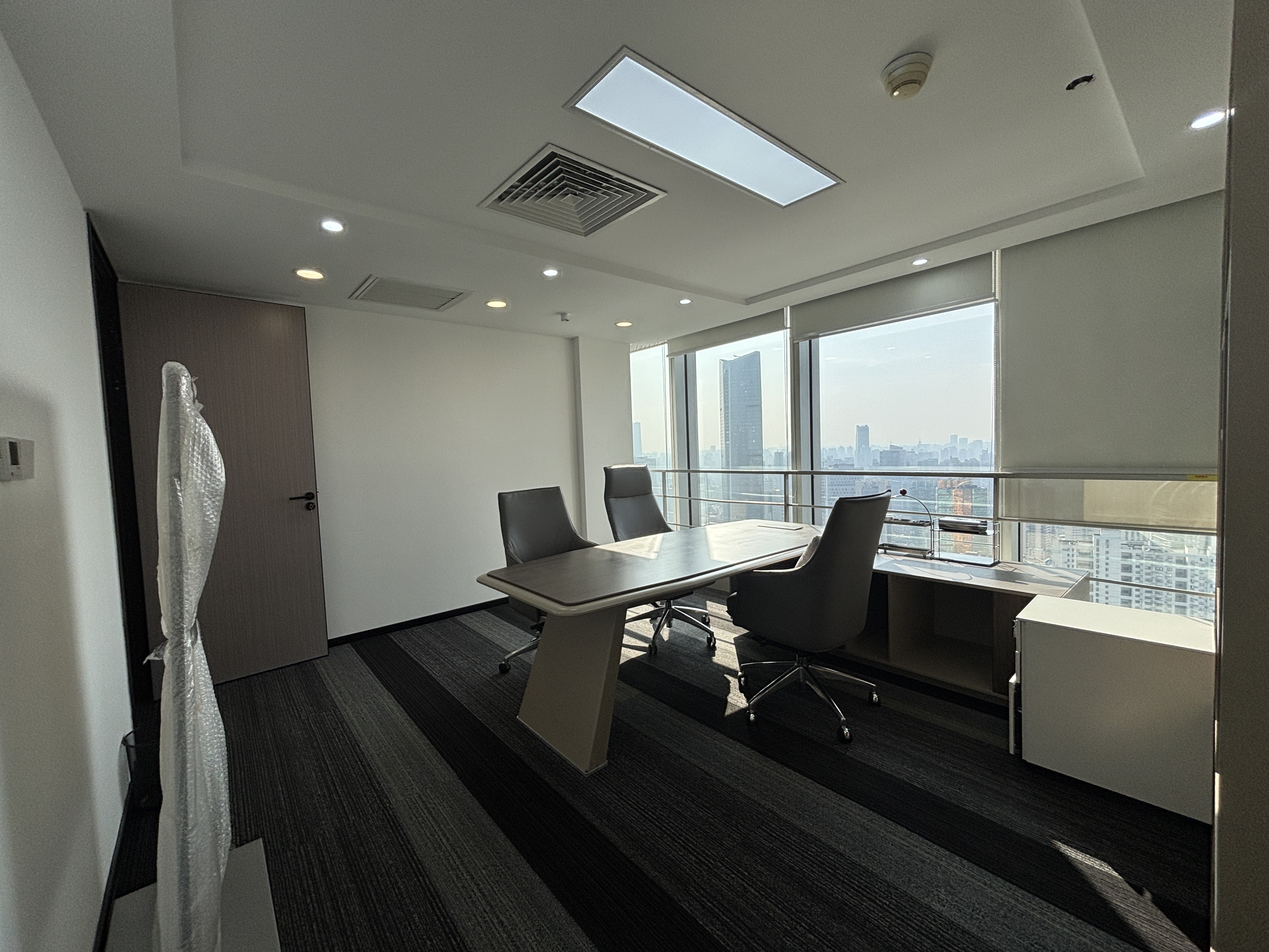 静安寺SOHO东海广场287平米写字楼出租