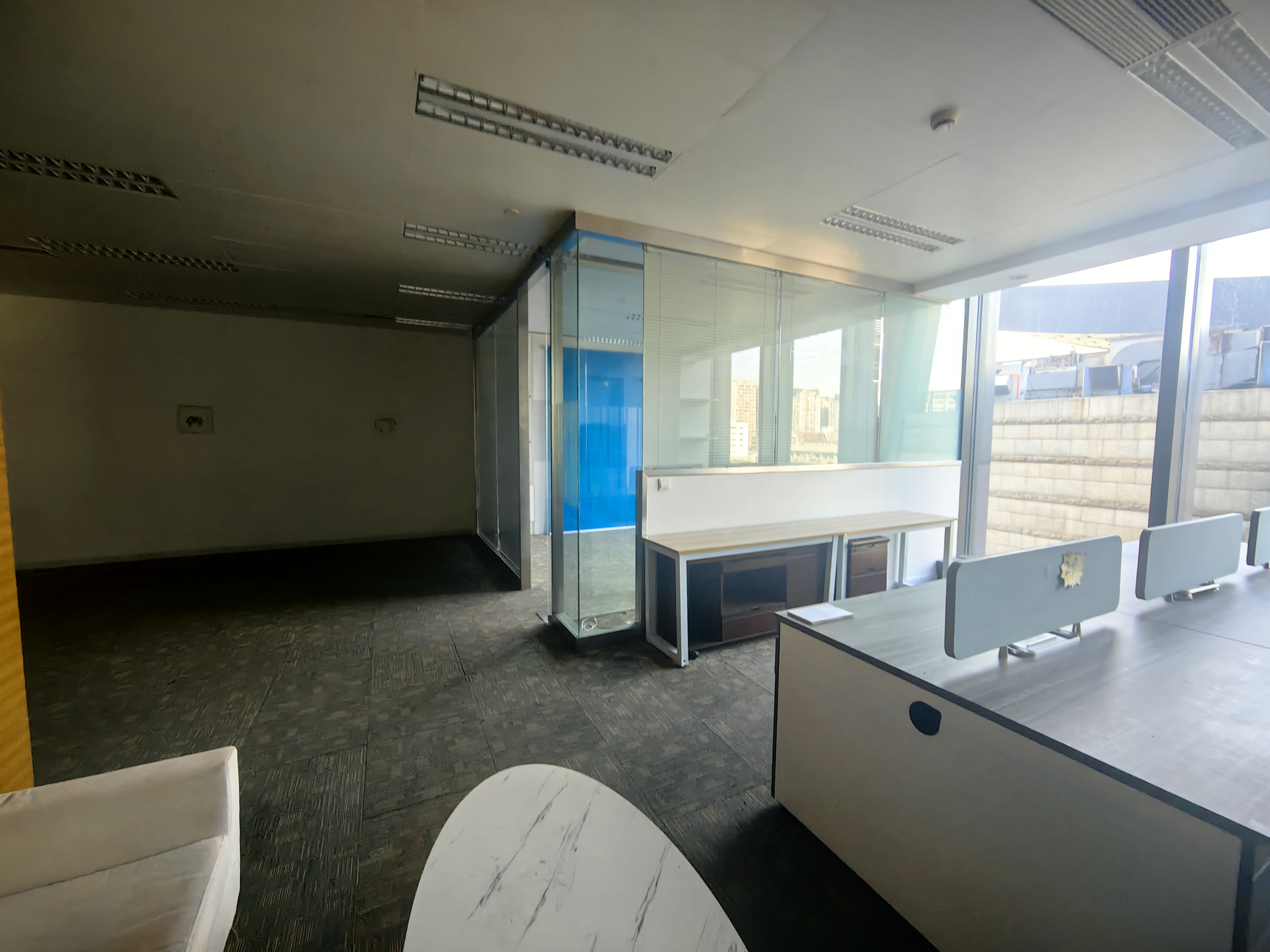 龙华上海绿地中心一期138平米写字楼出租