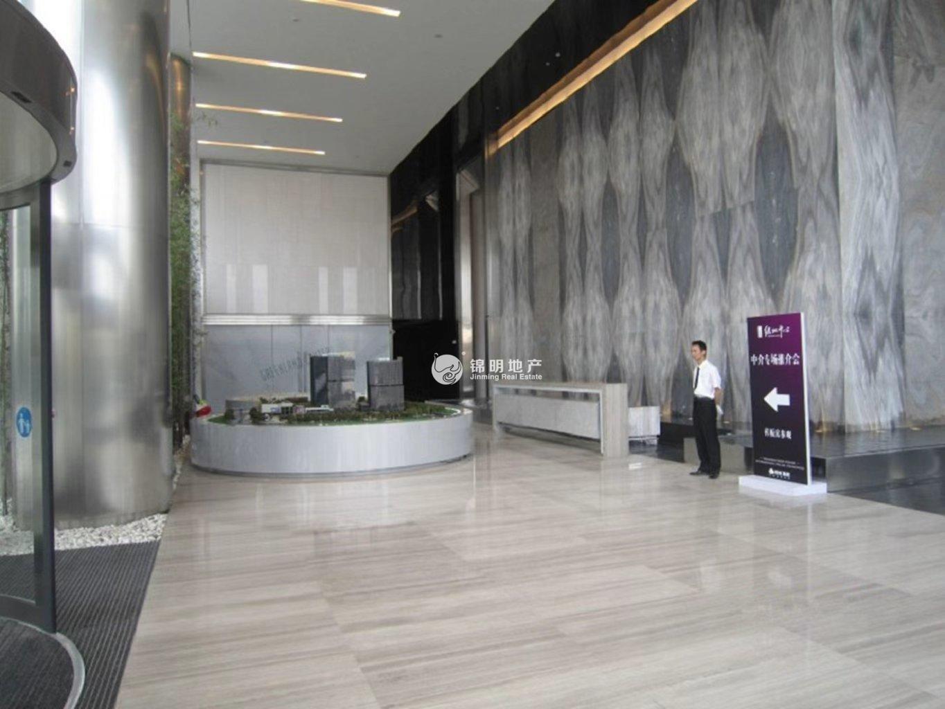 龙华上海绿地中心一期138平米写字楼出租