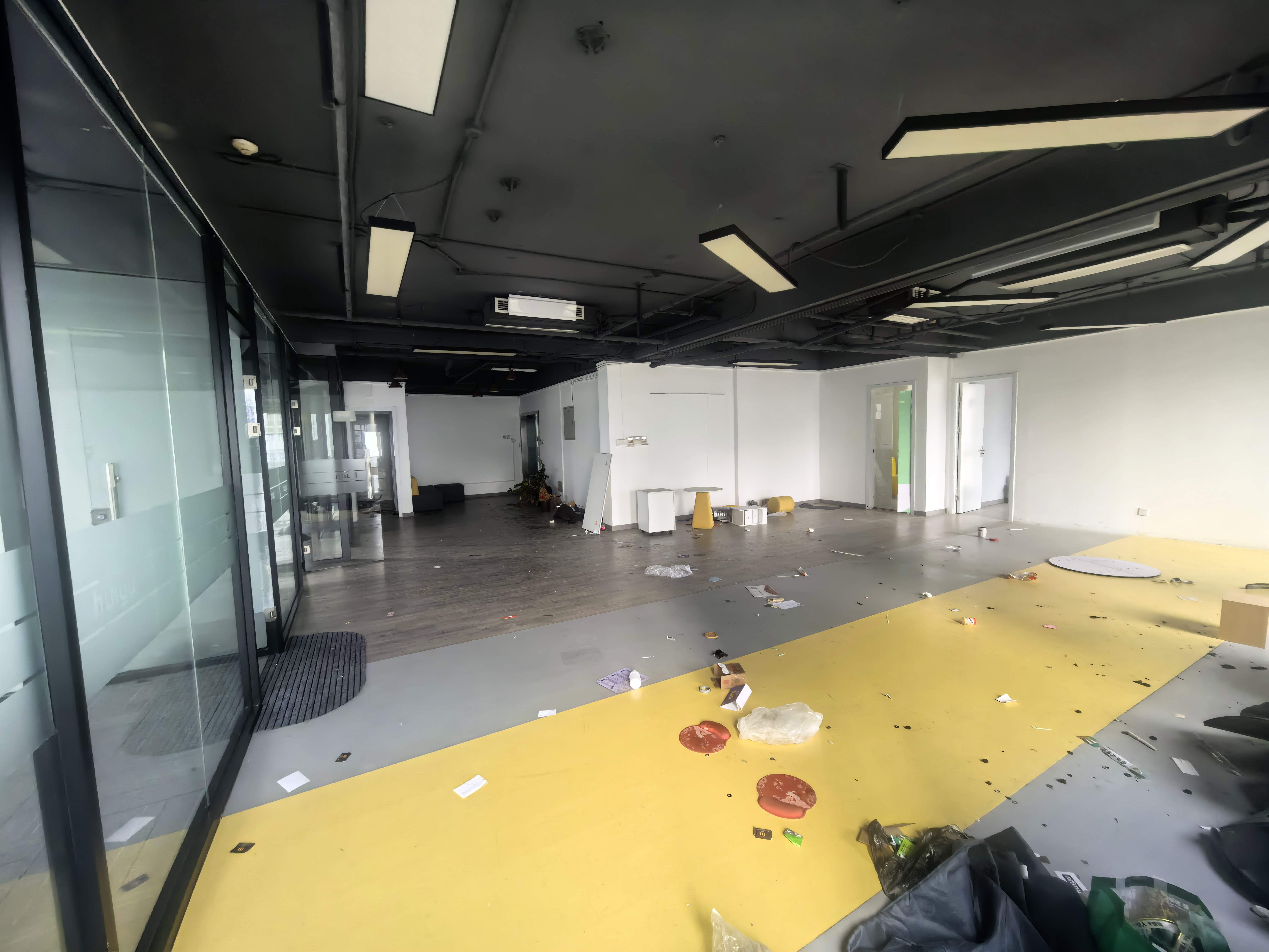 长风国盛中心220平米写字楼出租