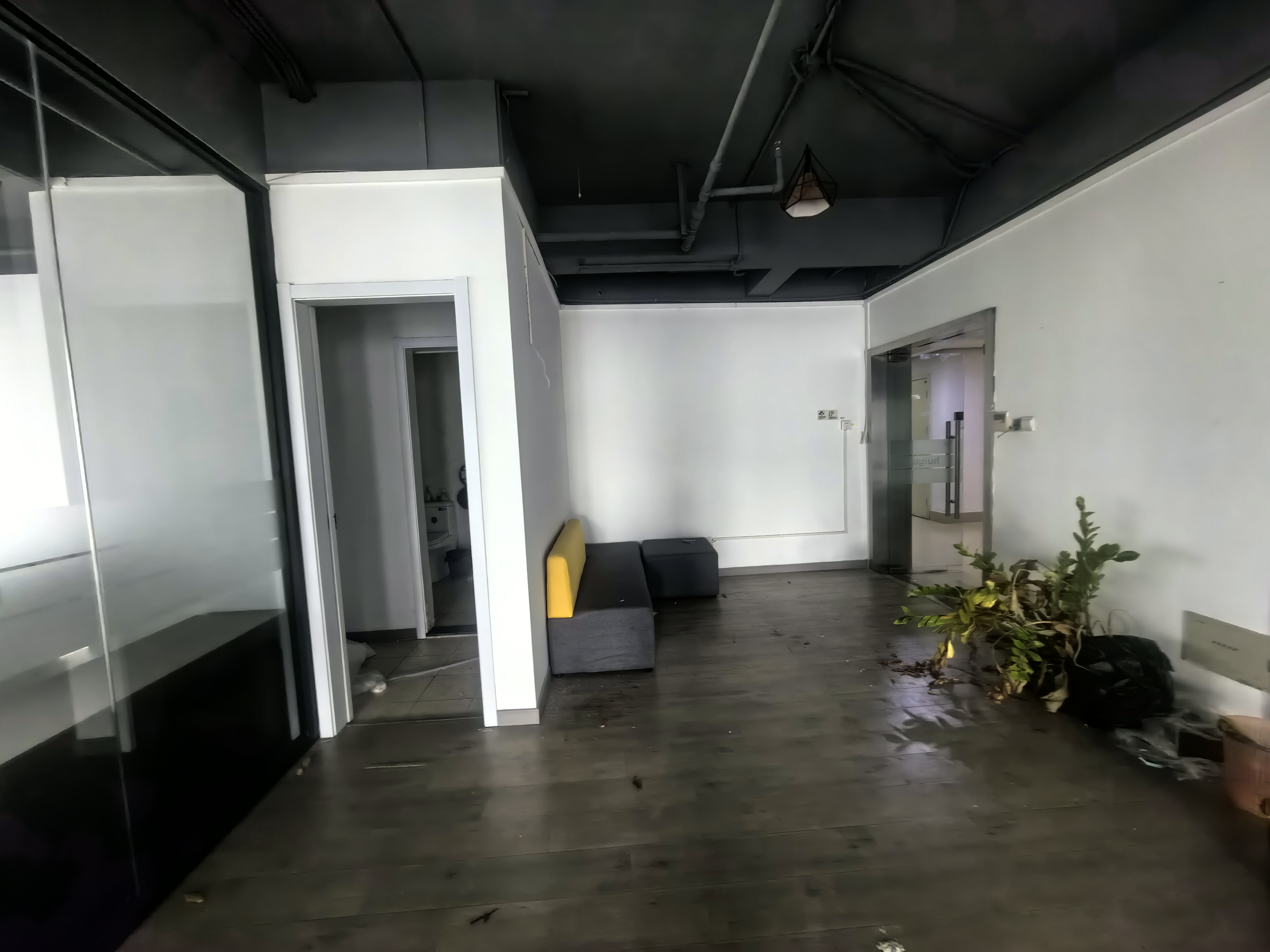 长风国盛中心220平米写字楼出租