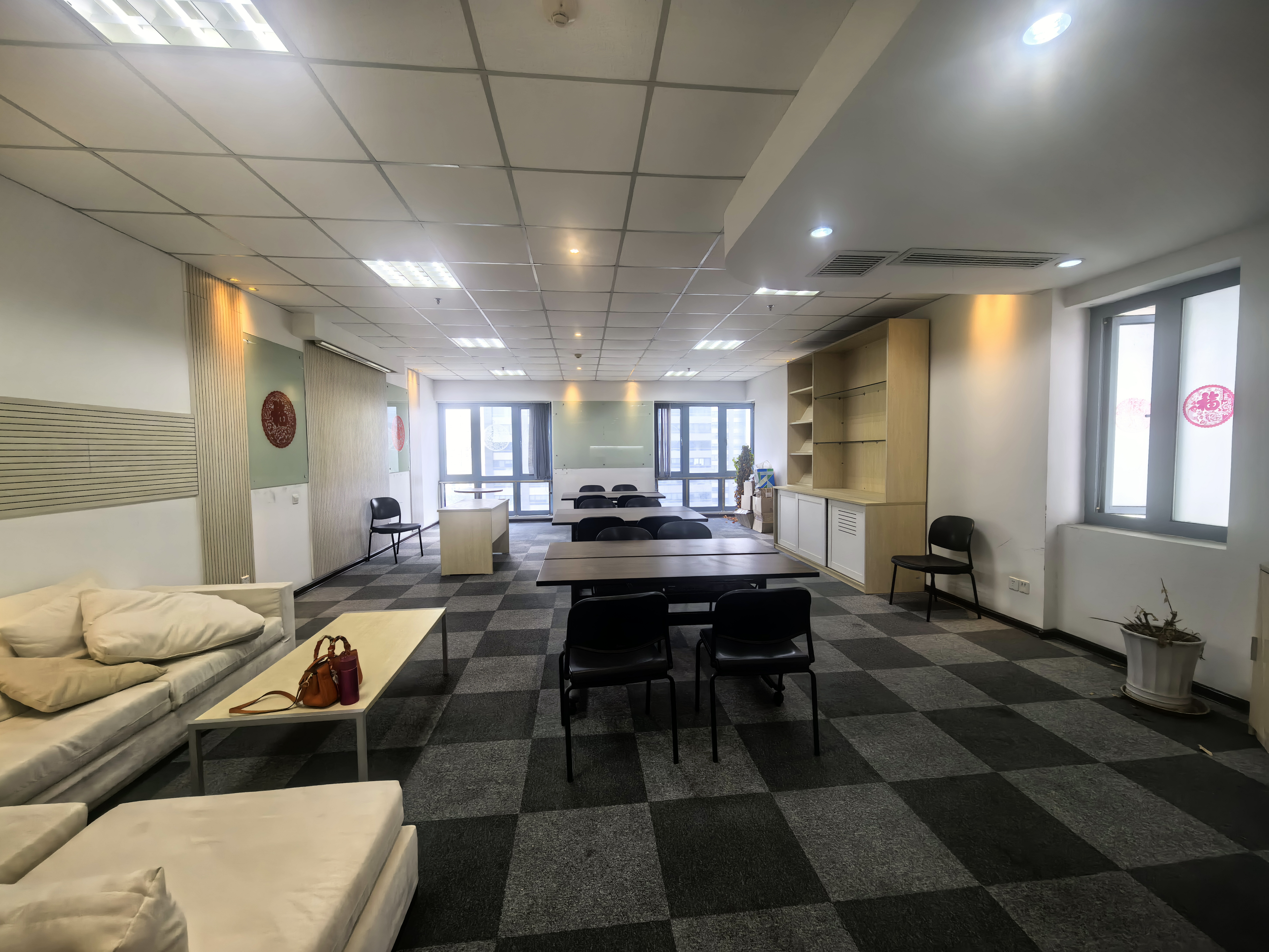 长风国盛中心213平米写字楼出租