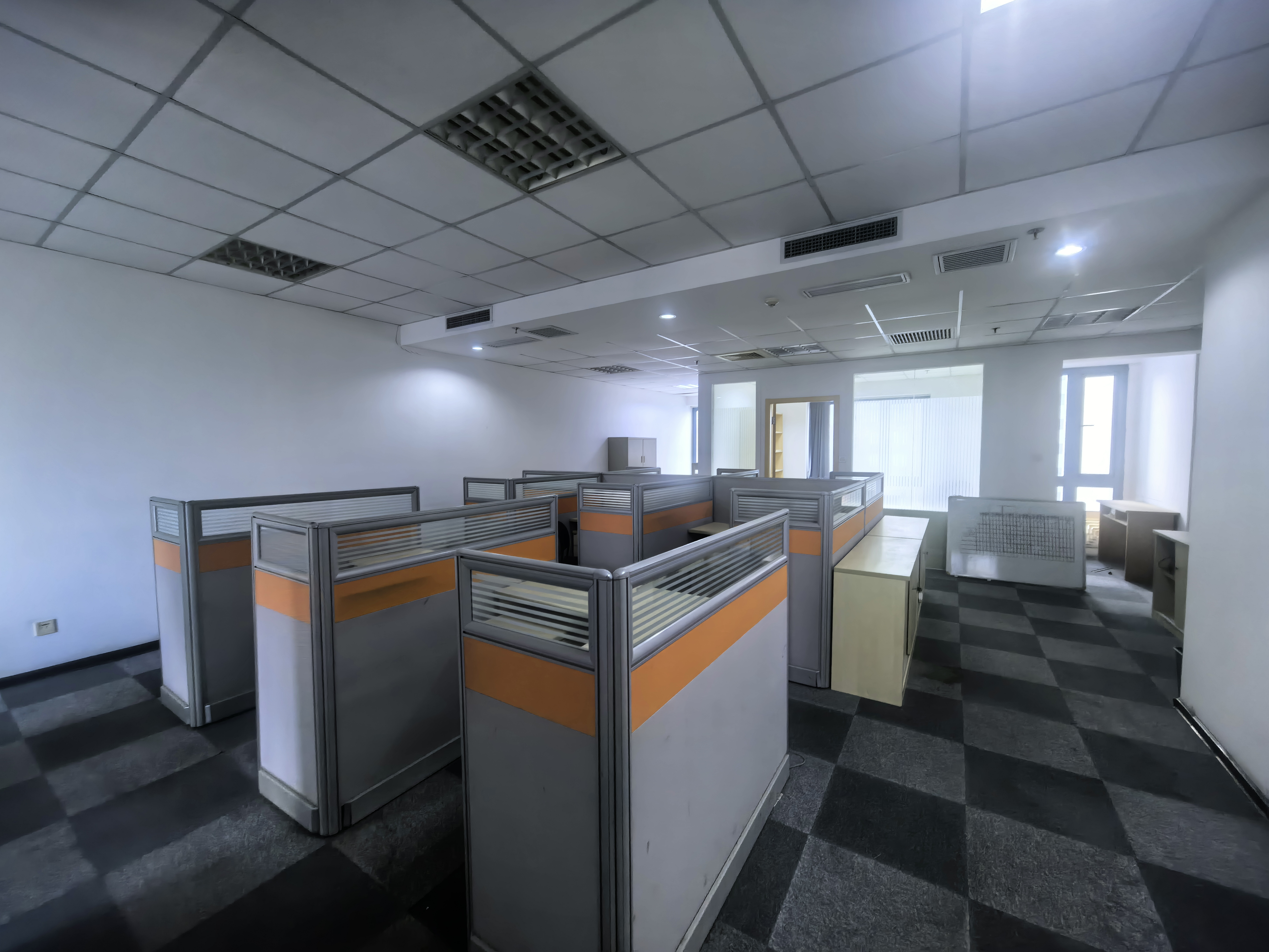 长风国盛中心213平米写字楼出租