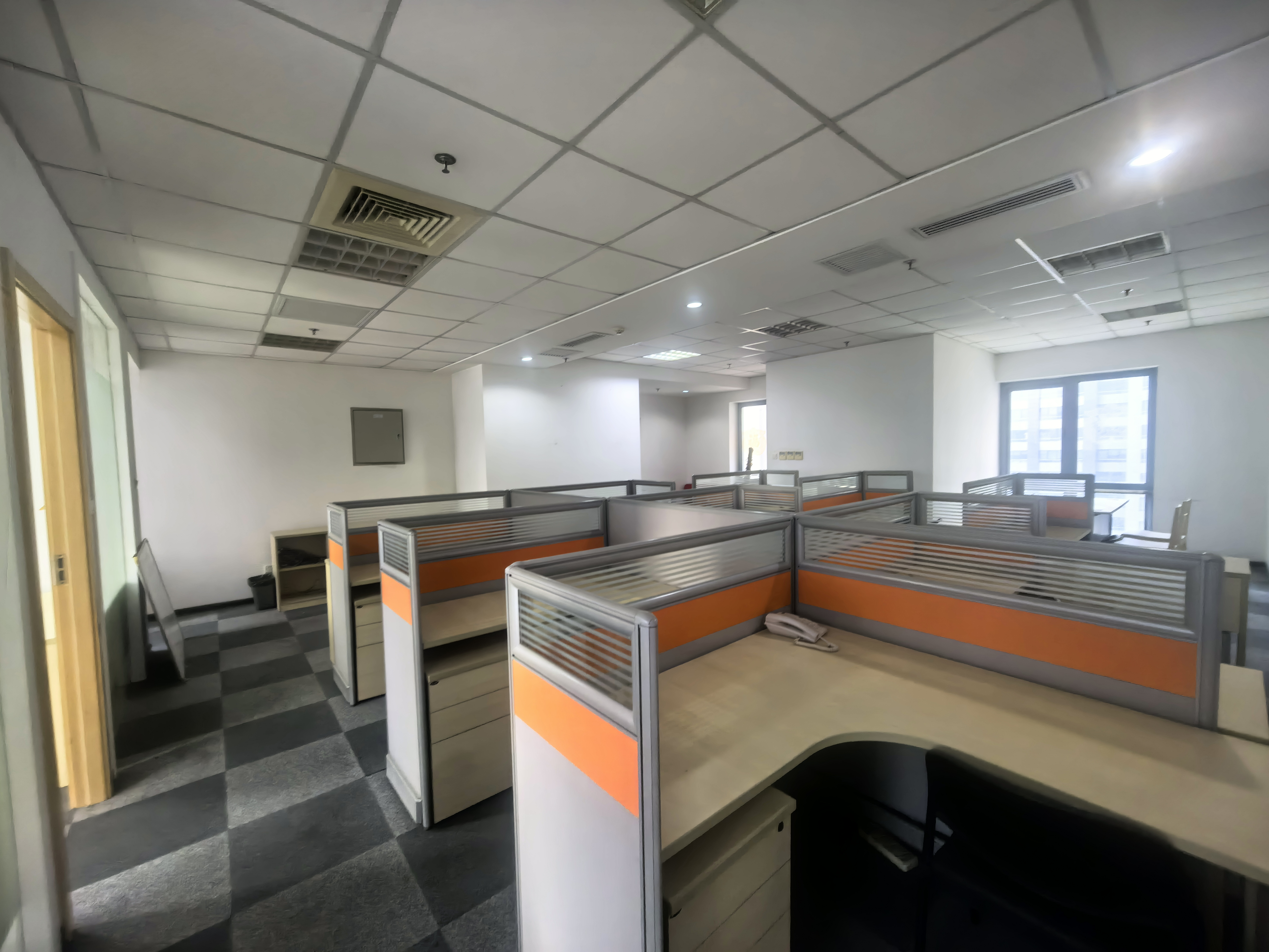 长风国盛中心213平米写字楼出租