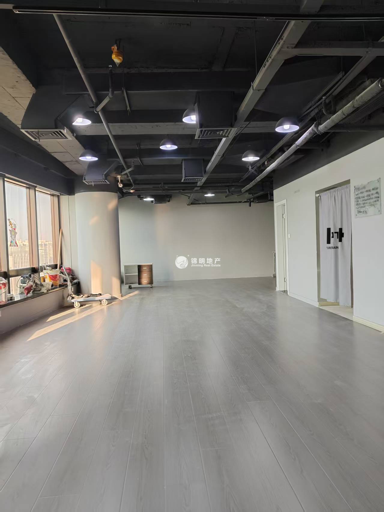 静安寺环球世界大厦139平米写字楼出租