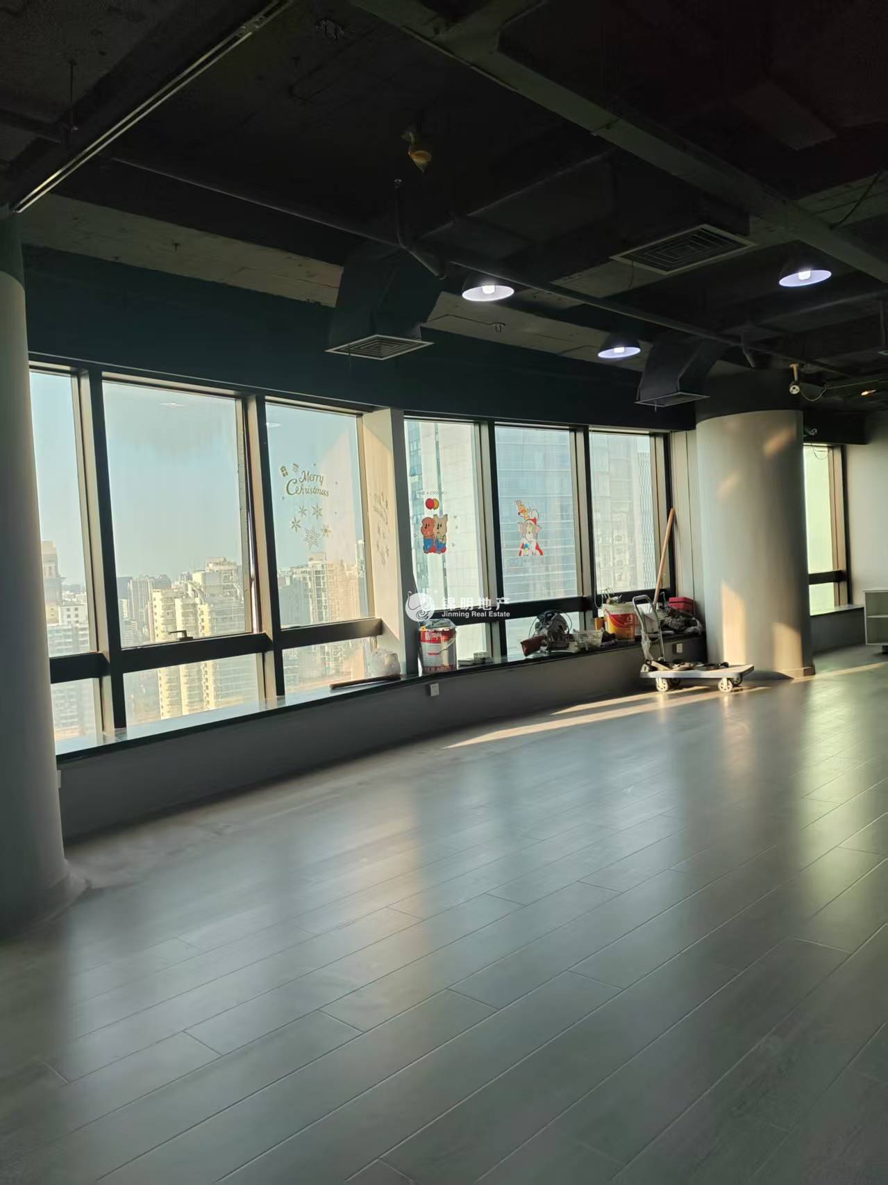 静安寺环球世界大厦139平米写字楼出租