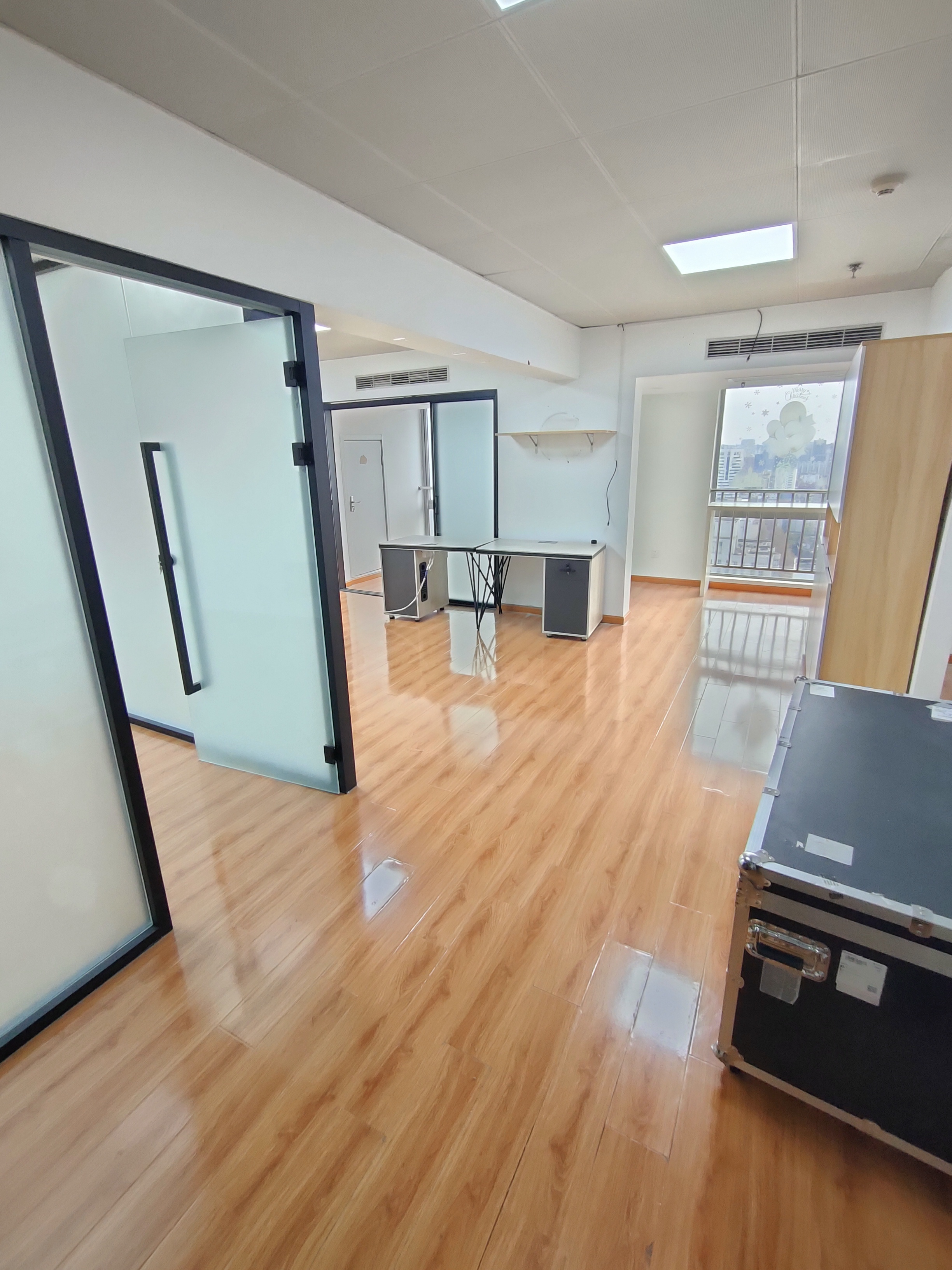 中山公园华宁国际广场88平米写字楼出租