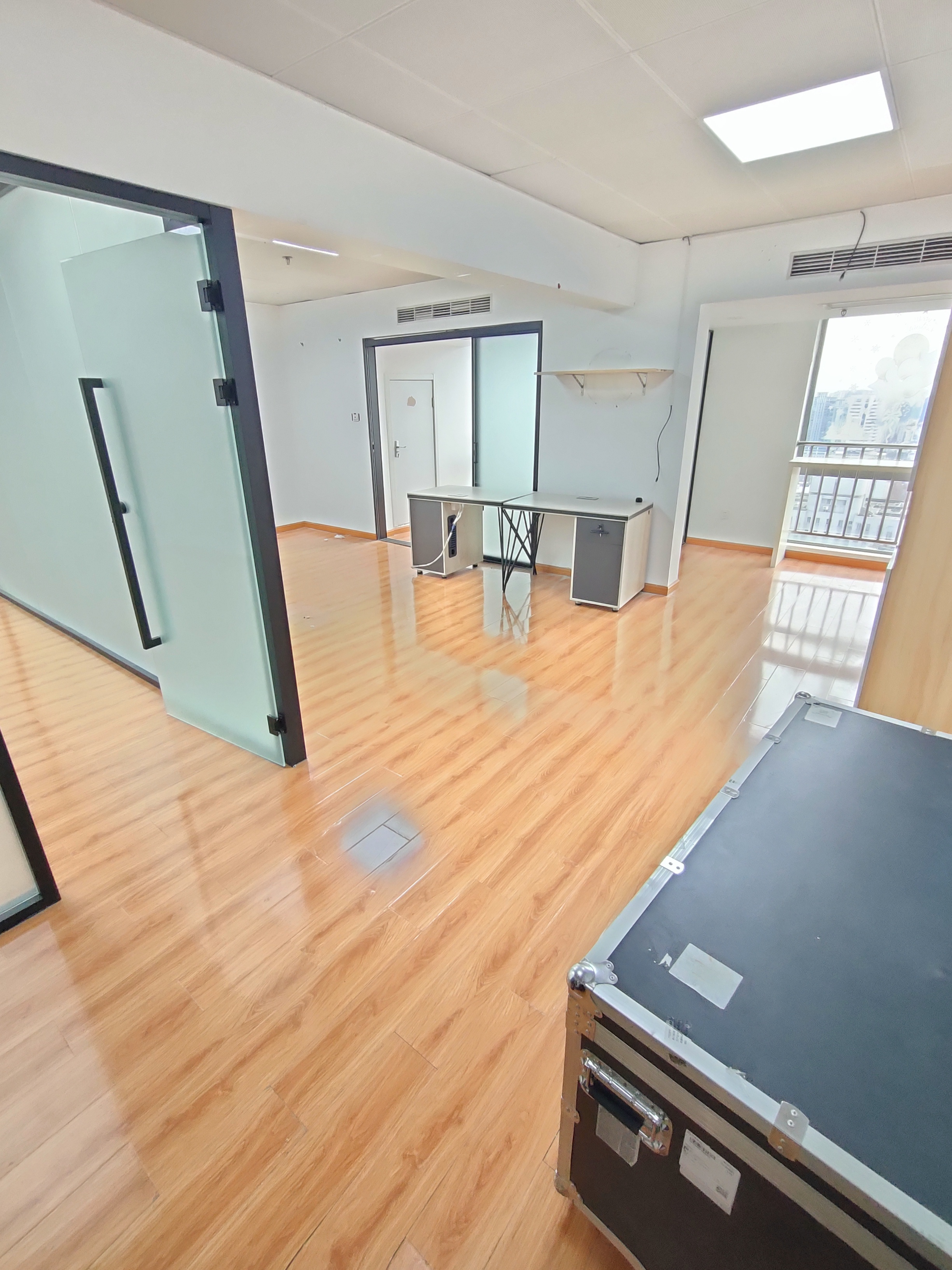 中山公园华宁国际广场88平米写字楼出租