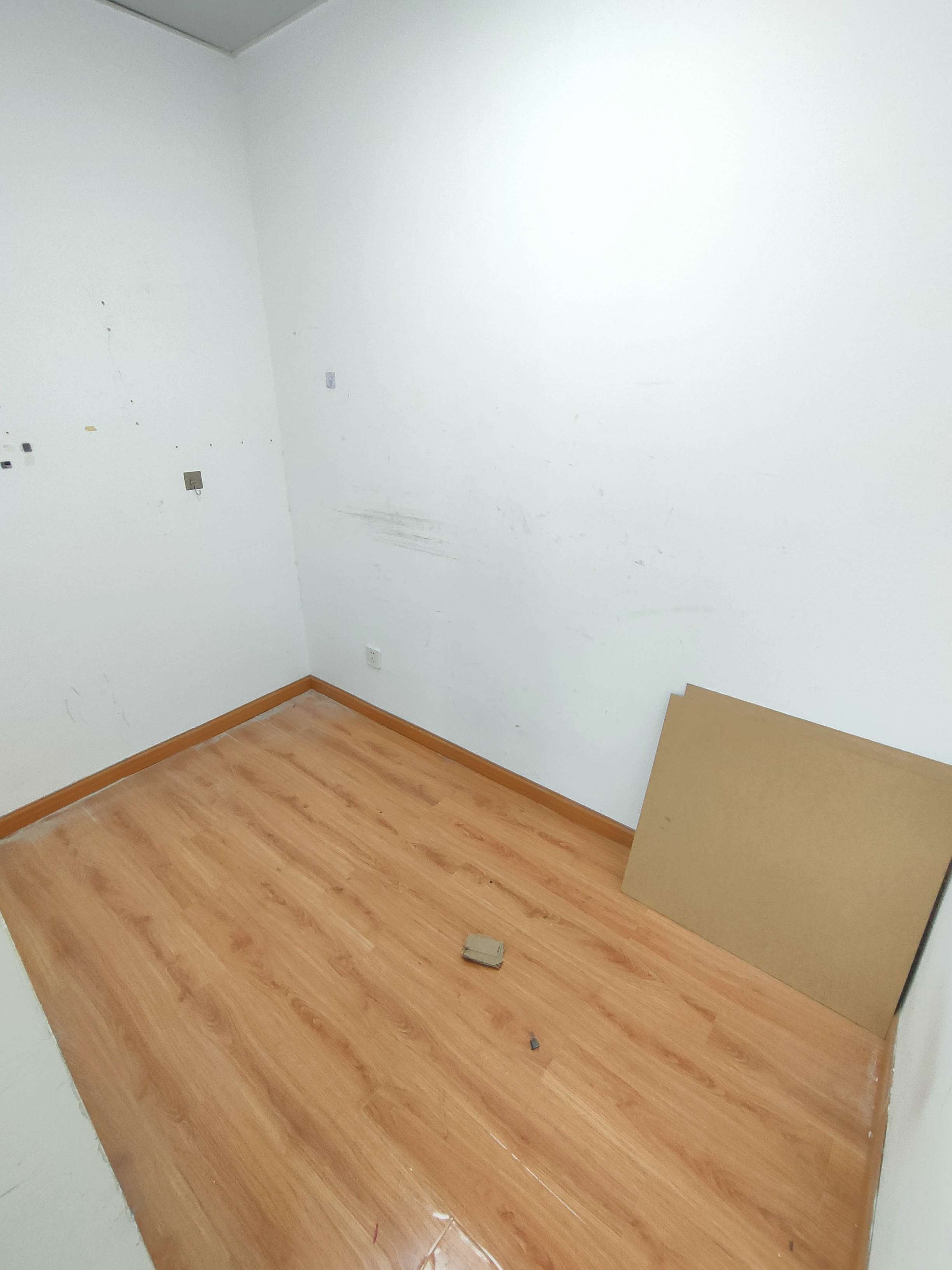 中山公园华宁国际广场88平米写字楼出租