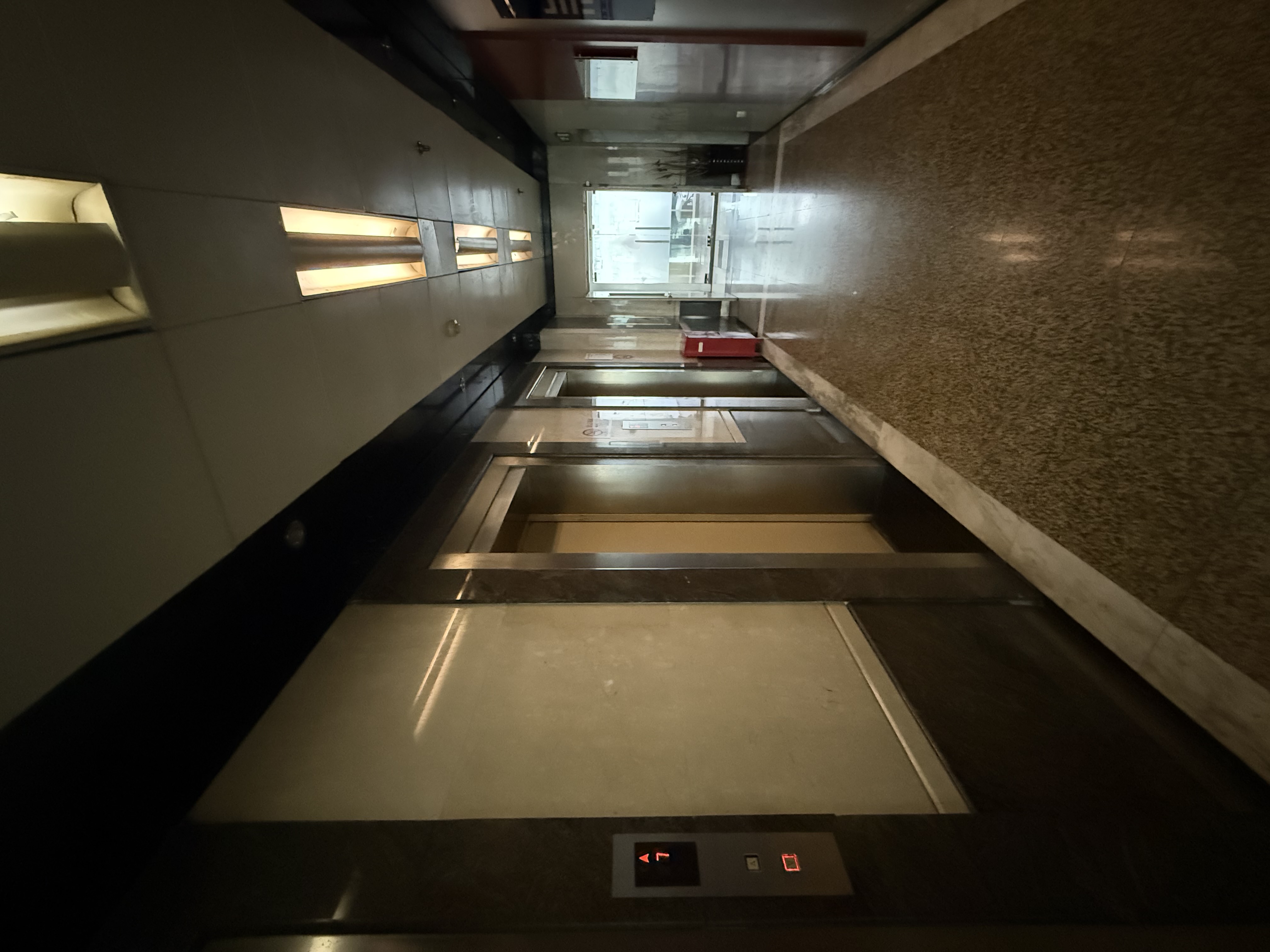 鞍山远洋广场104平米写字楼出租