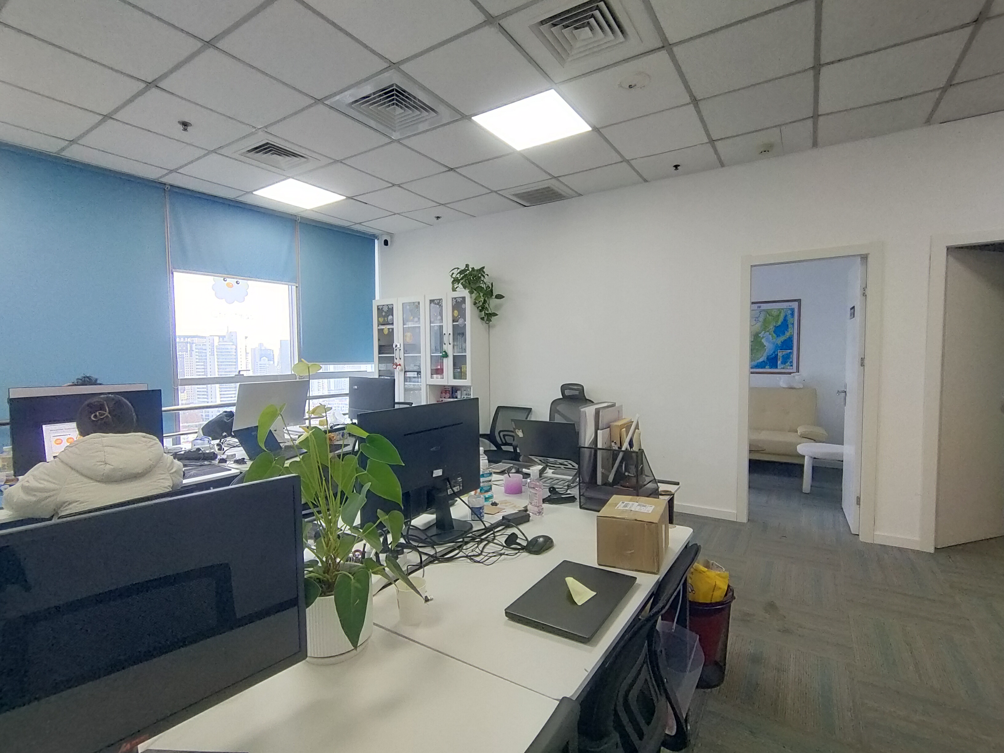 中山公园绿地商务大厦98平米写字楼出租