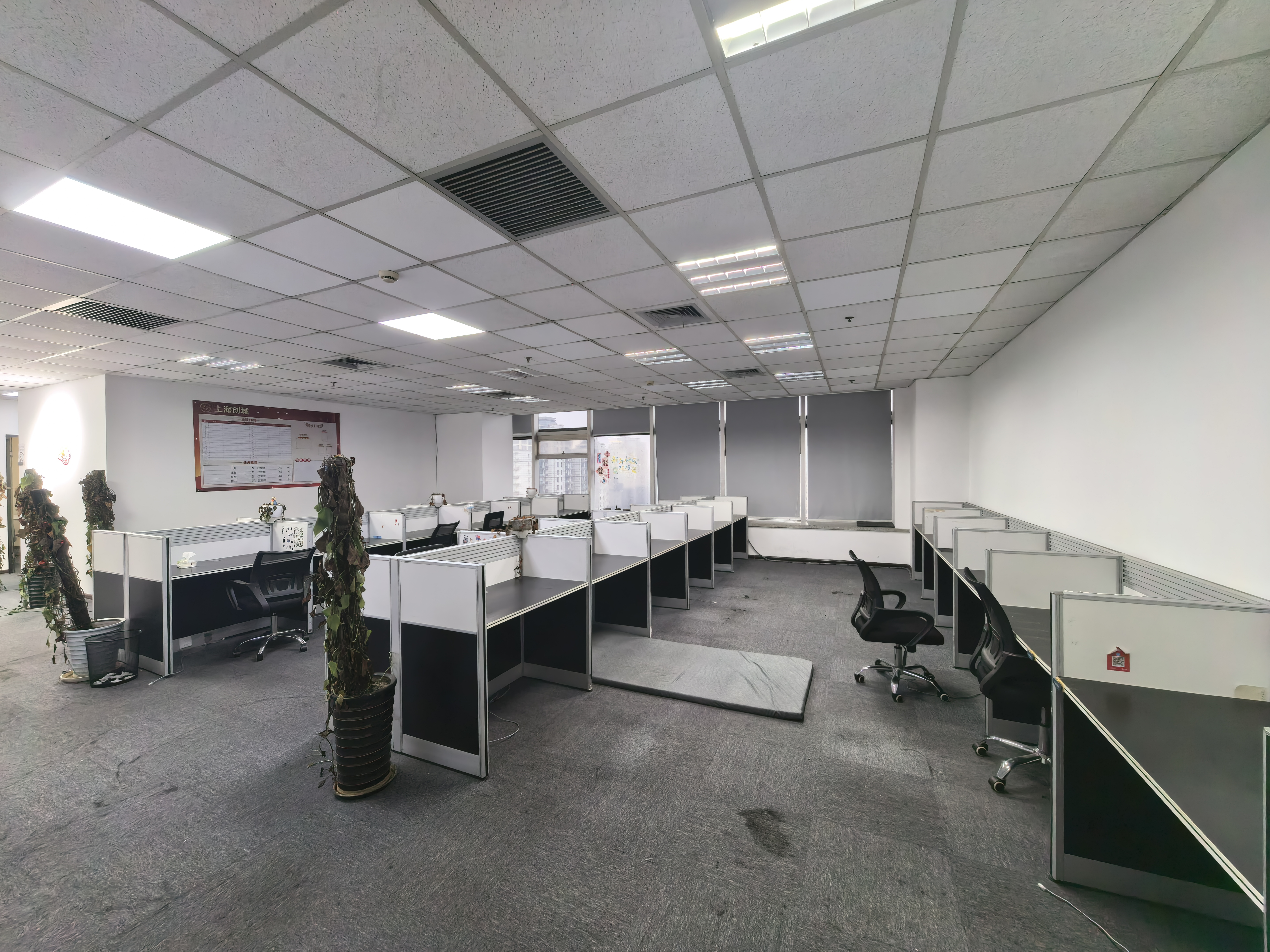 长寿路宝华大厦218平米写字楼出租