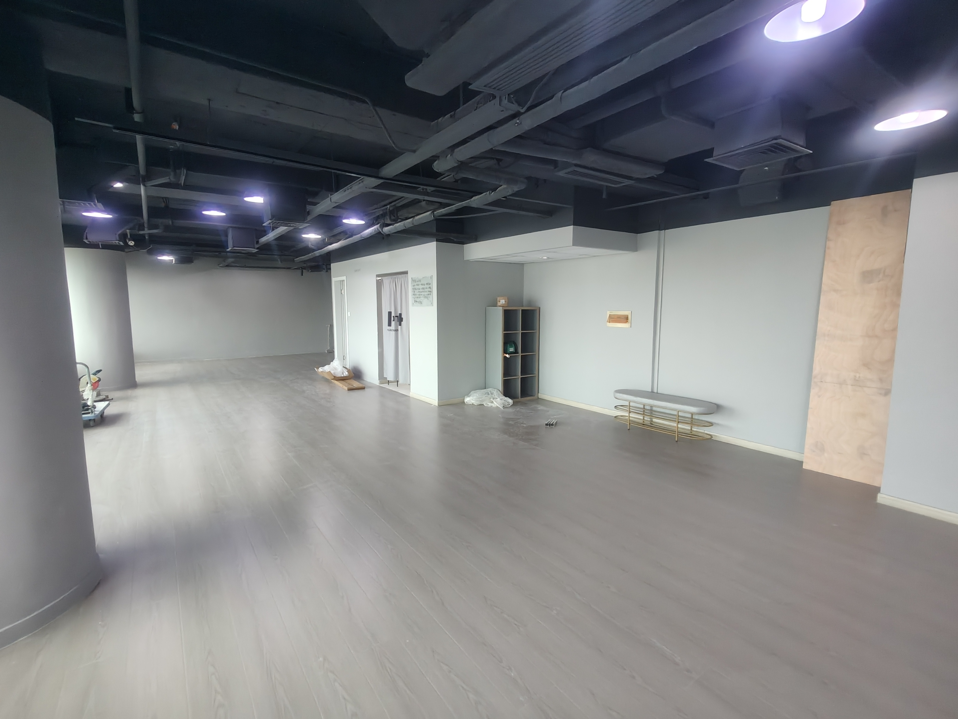 静安寺环球世界大厦139平米写字楼出租