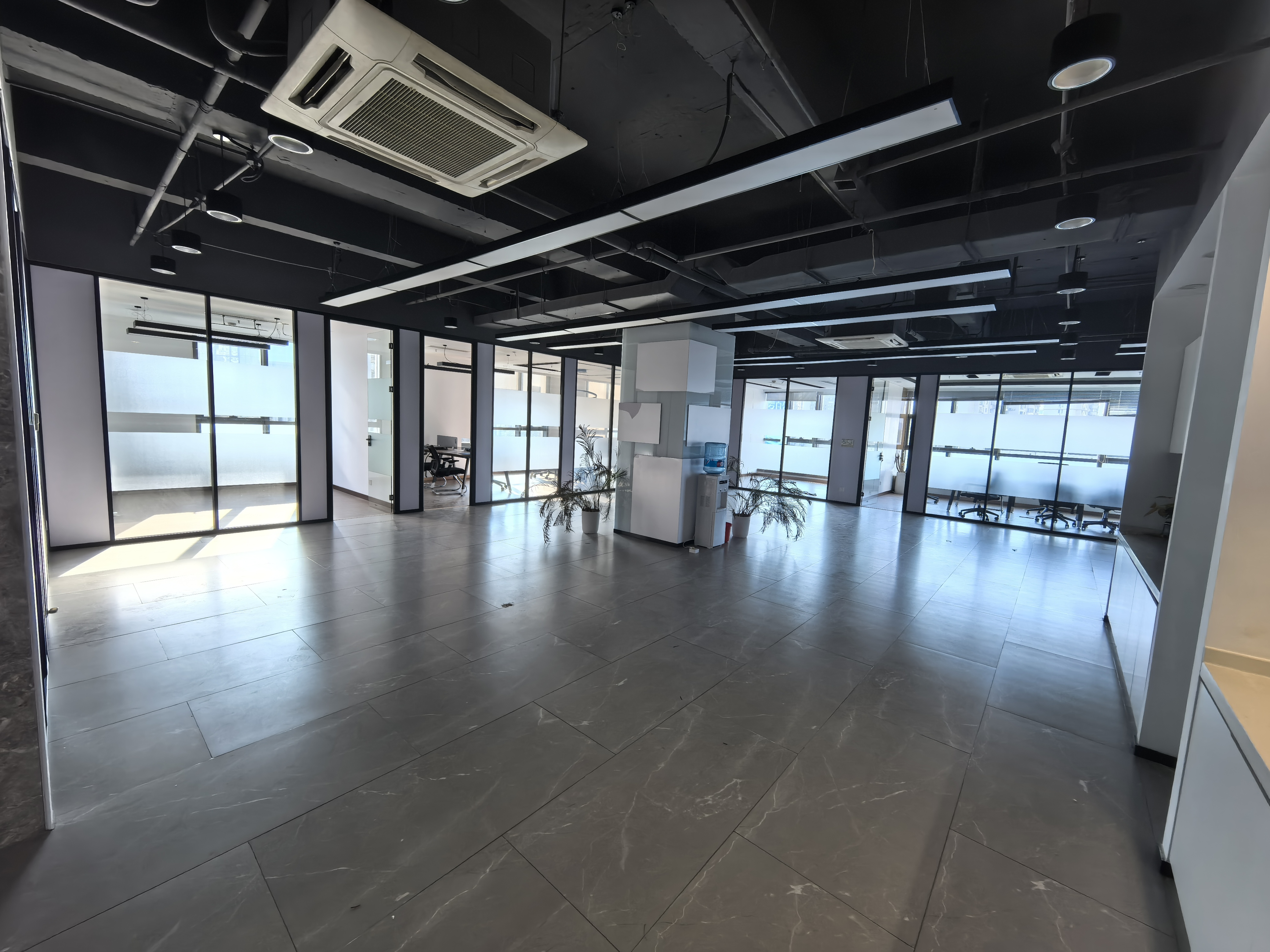 万体馆汇鑫国际大厦370平米写字楼出租